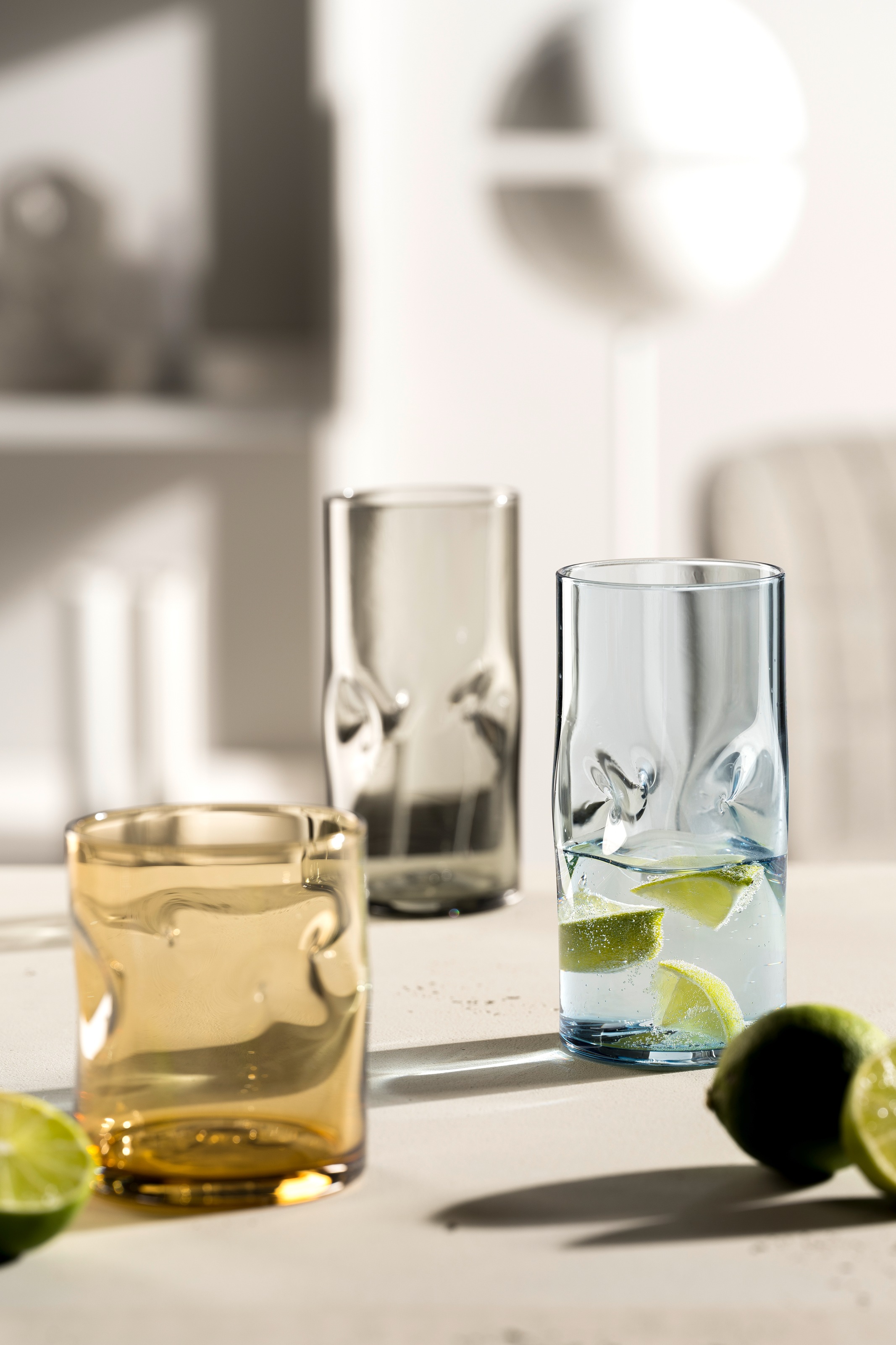 LEONARDO Gläser-Set »Trinkglas VESUVIO, 300 ml, 4er-Set«, (Set, 4 tlg.), konische Form, markantes Design - mit Einquetschungen