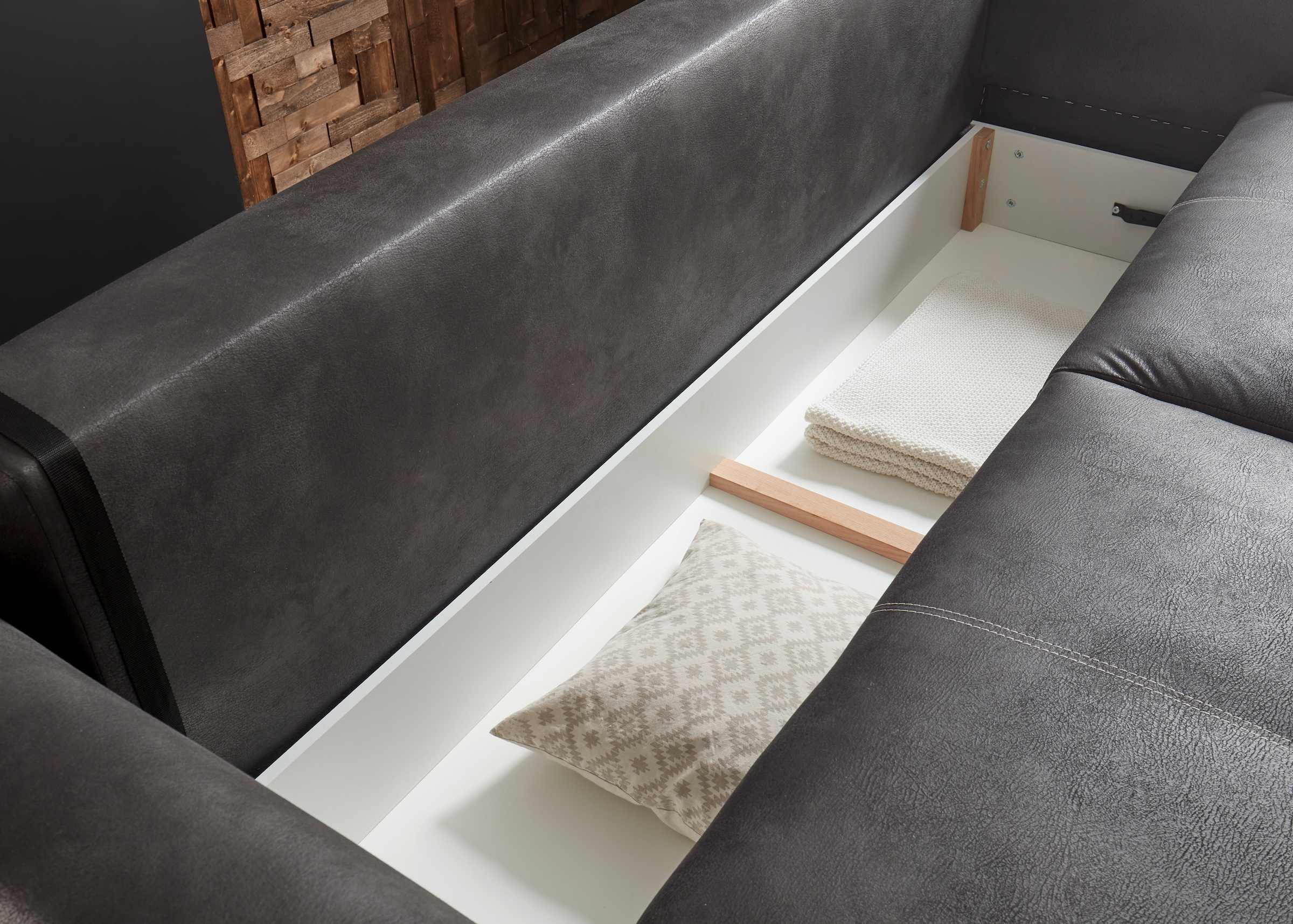 ED EXCITING DESIGN Schlafsofa »Dolan«, mit Bettkasten & 2 Zierkissen