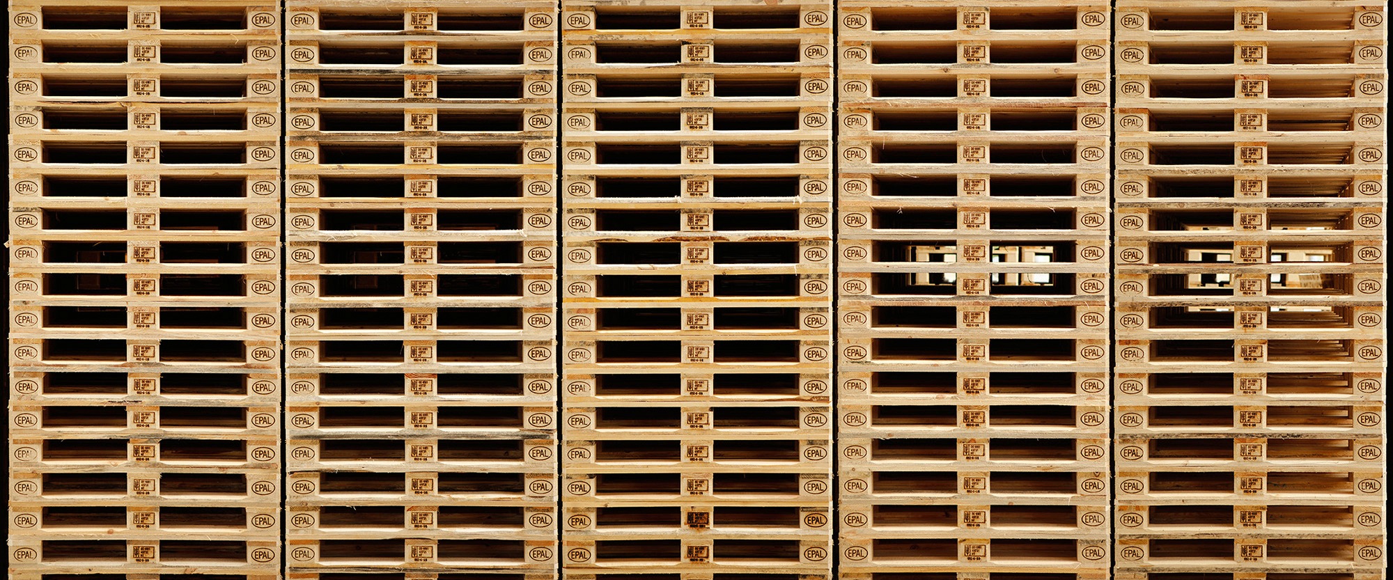 Architects Paper Fototapete »Pallets«, Vlies, Wand, Schräge günstig online kaufen