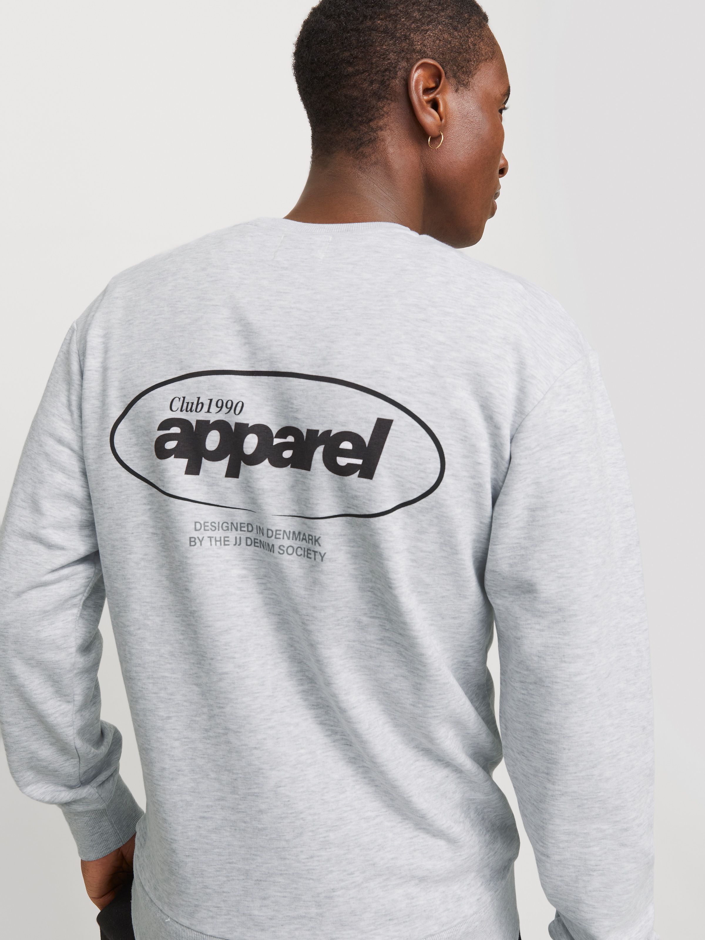 Jack & Jones Sweatshirt »JJEBRADLEY GRAPHIC SWEAT CREW NOOS«, mit Front und Back Print