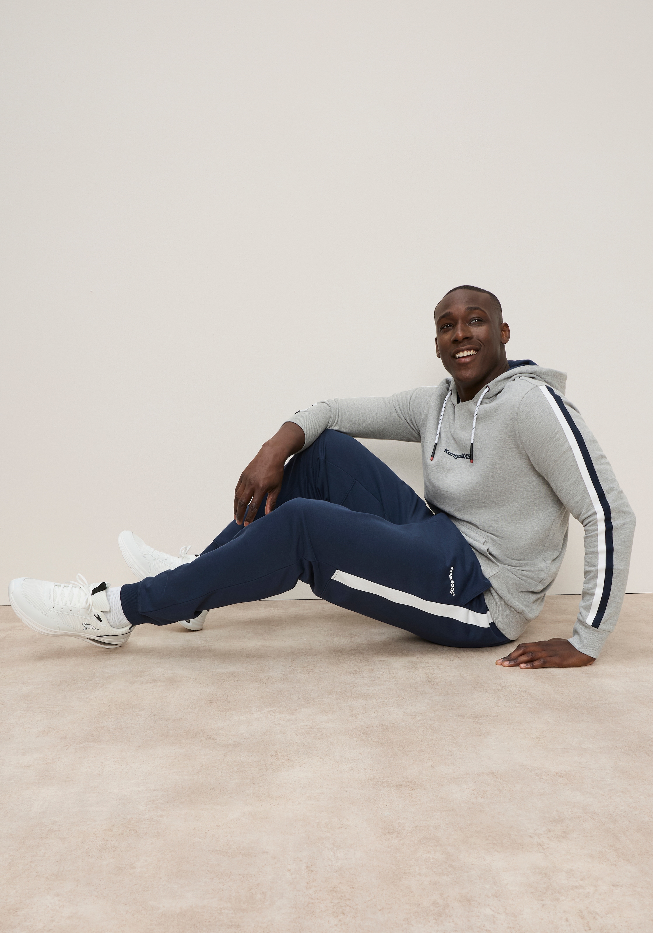 KangaROOS Jogginganzug mit Kapuze, aus Baumwolle und Polyester