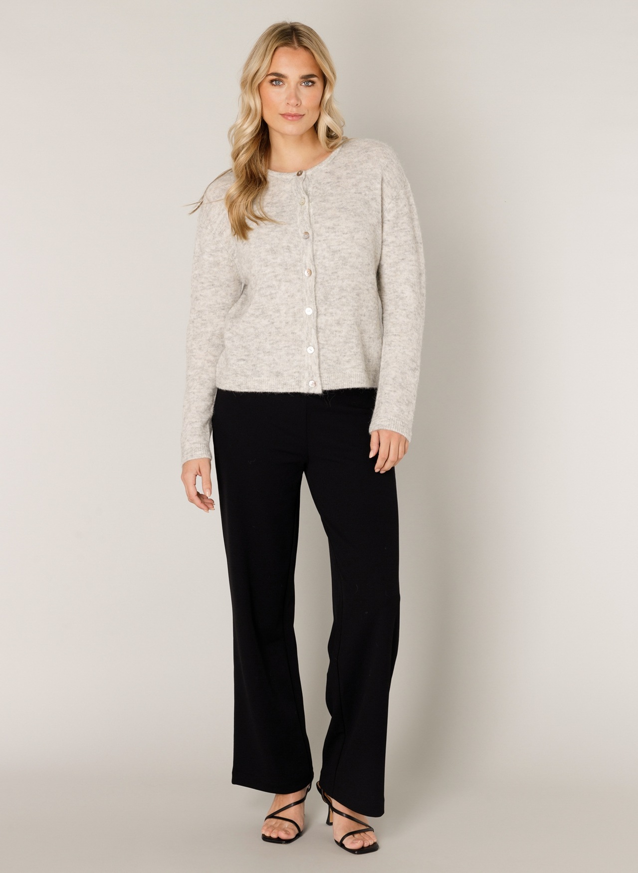 Base Level Cardigan »Yuli«, mit Woll-Anteil und Knopfleiste