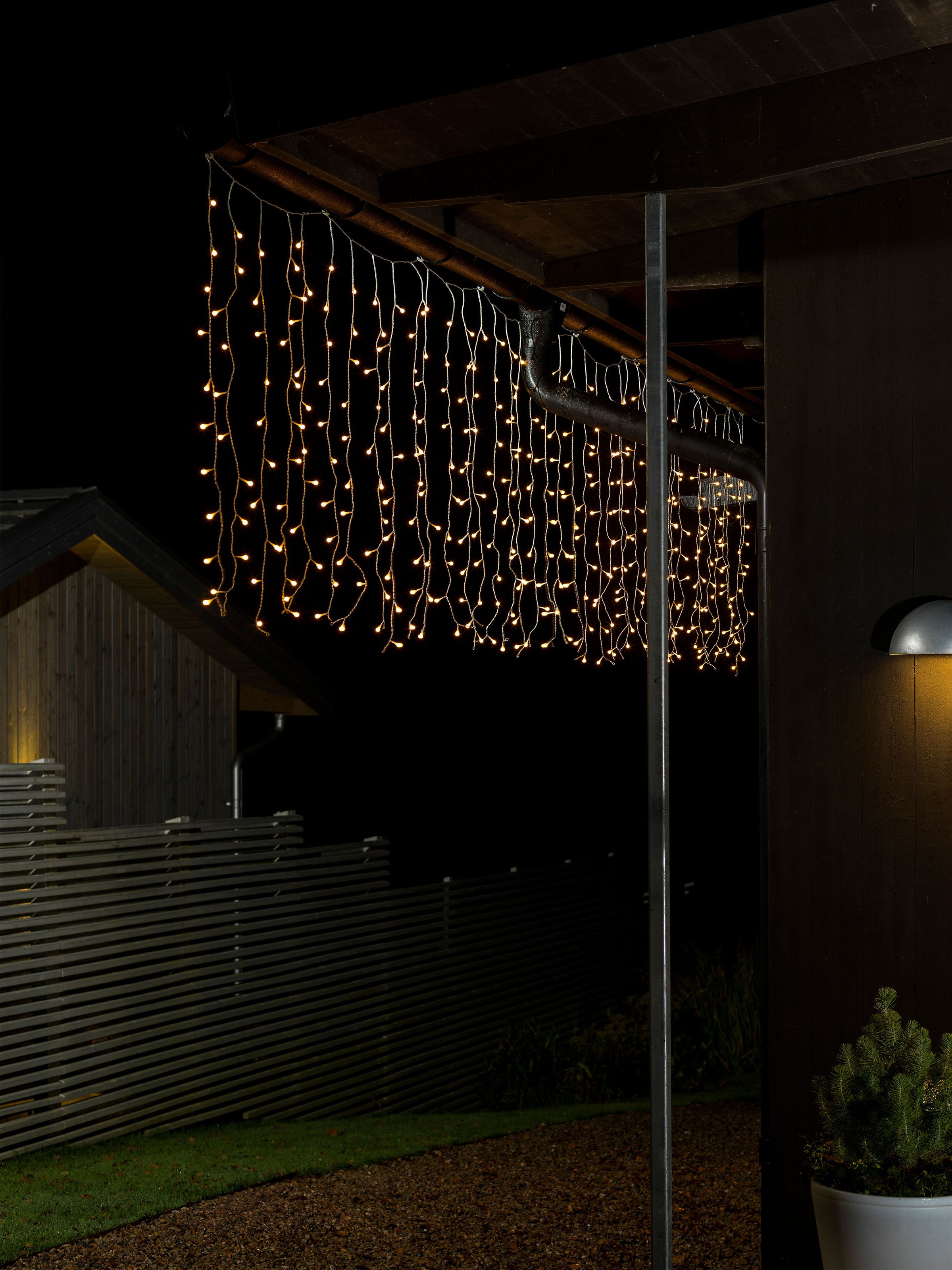 KONSTSMIDE LED-Lichtervorhang »Weihnachtsdeko bestellen Rechnung Globes, weißen auf weiße warm 400 LED aussen«, St.-flammig, 400 Dioden mit Lichtervorhang