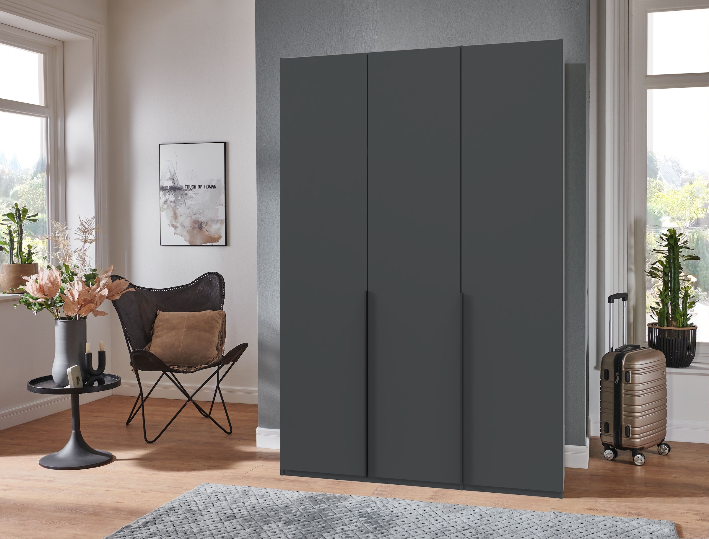 Wimex Kleiderschrank »Mugano, in 5 Breiten und 2 Höhen, Made in Germany«, (in Basic oder Premium Ausstattung mit 2 weiteren Einlegeböden), mit langen Griffstangen aus Metall, wahlweise mit oder ohne Spiegel