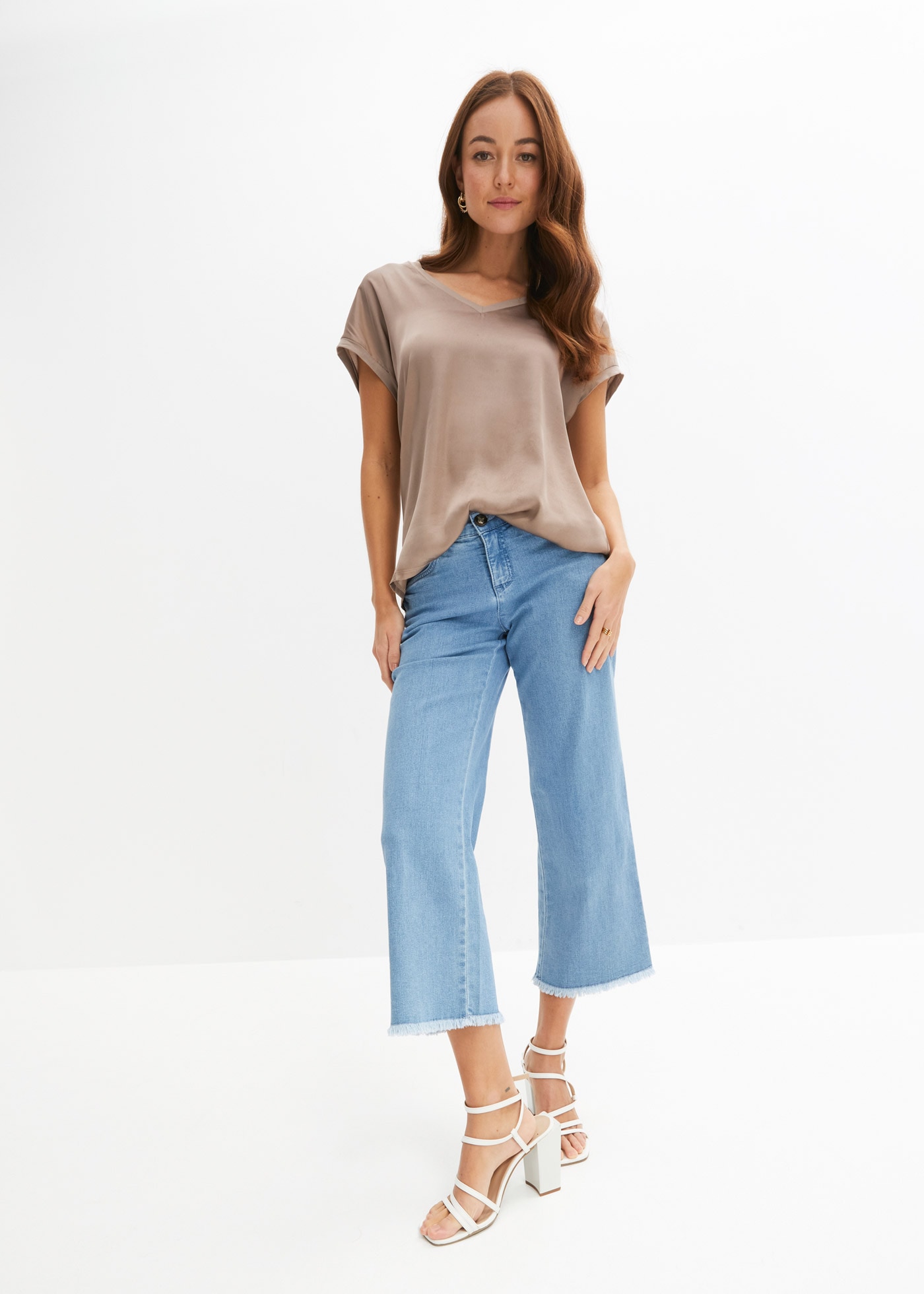 bonprix Blusenshirt Oversize Passform, Kurzarm, Vorderteil aus Satin