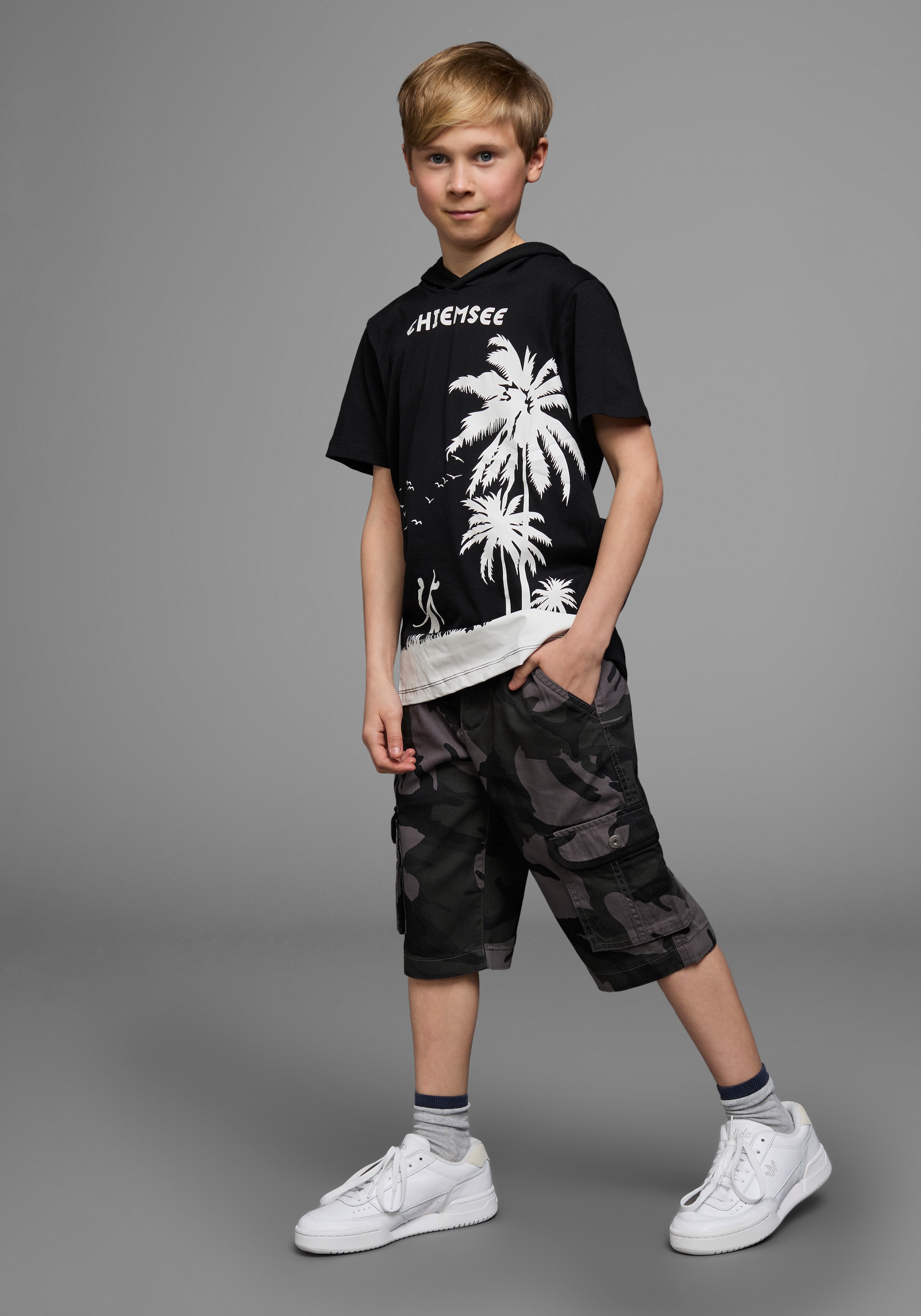 KIDSWORLD Shorts »2tlg. Bermudas+Gürtel«, (Set, 2 tlg., mit Gürtel), mit Textilgürtel