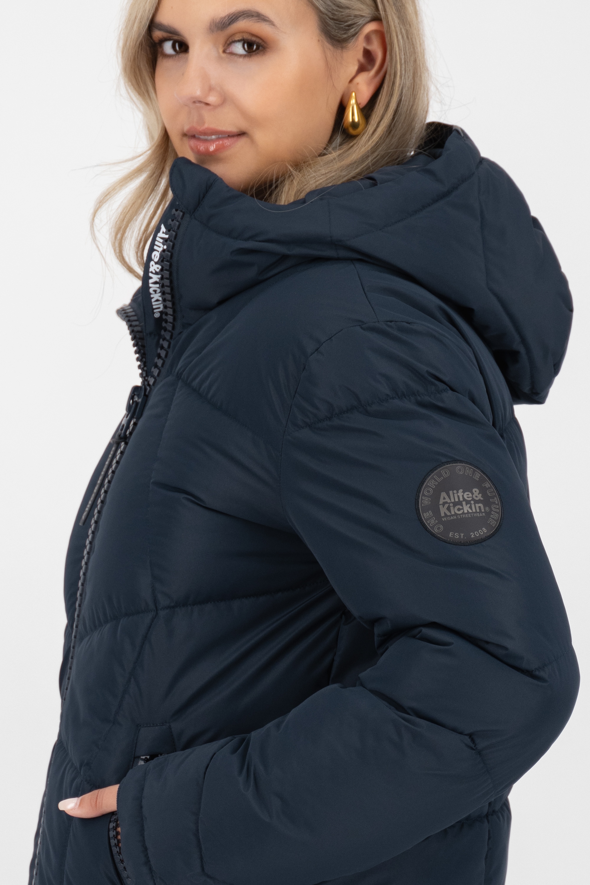 Alife & Kickin Winterjacke »Damen KasandraAK A« Kurze warme Jacke mit gefütterter Kapuze, in schmaler Passform