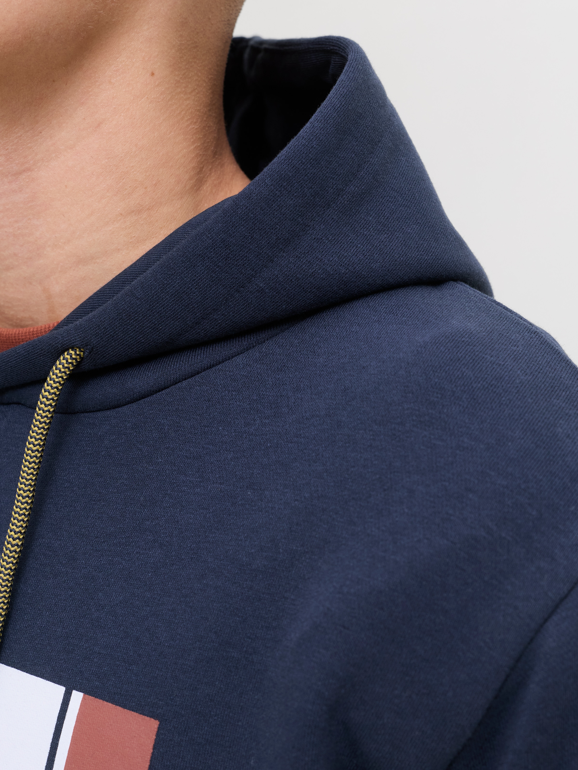Jack & Jones Kapuzensweatshirt »JJHAYATO SWEAT HOOD BTS«
