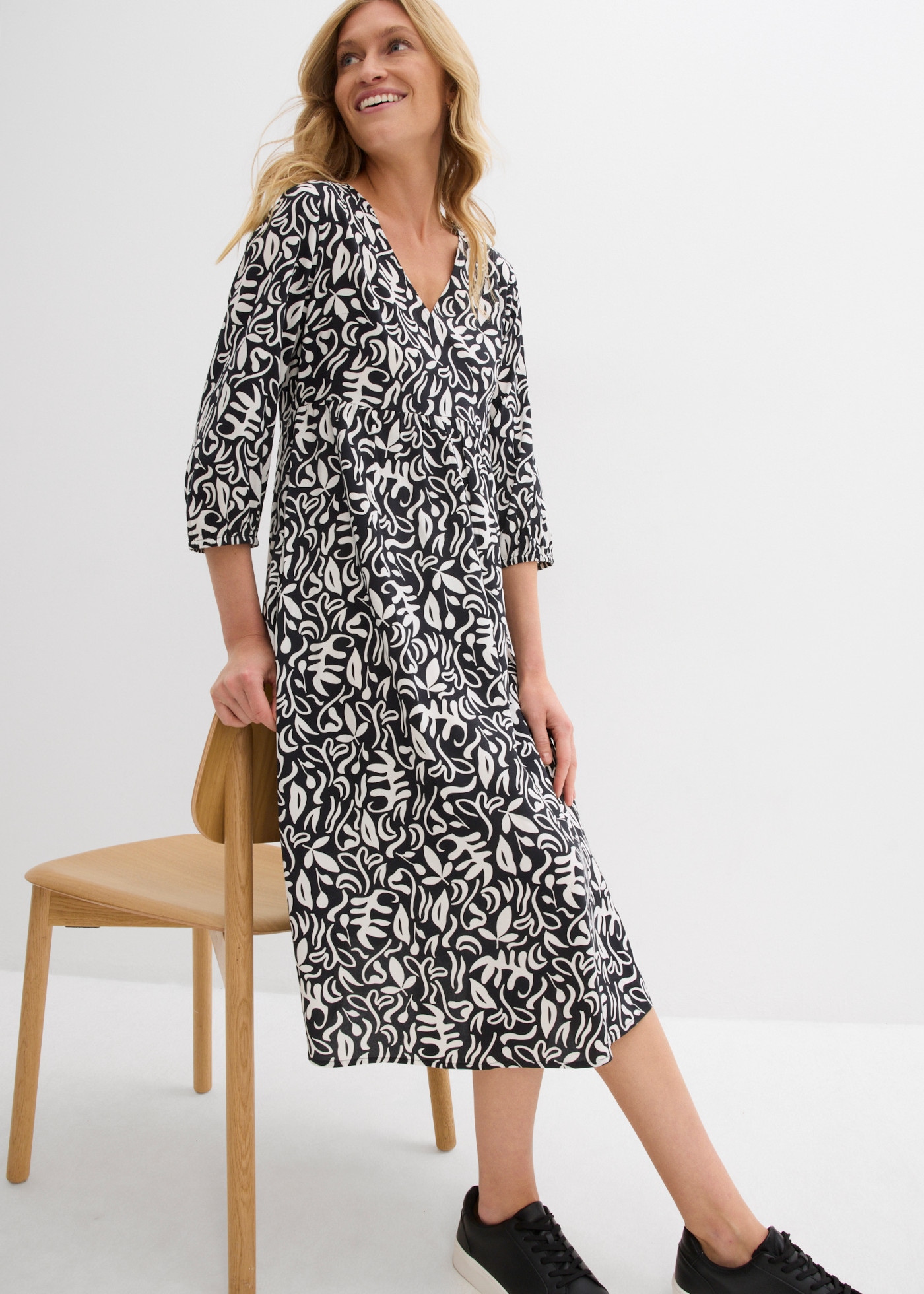 bonprix Midikleid aus Viskose, Midilänge, Regular Fit, mit Taschen