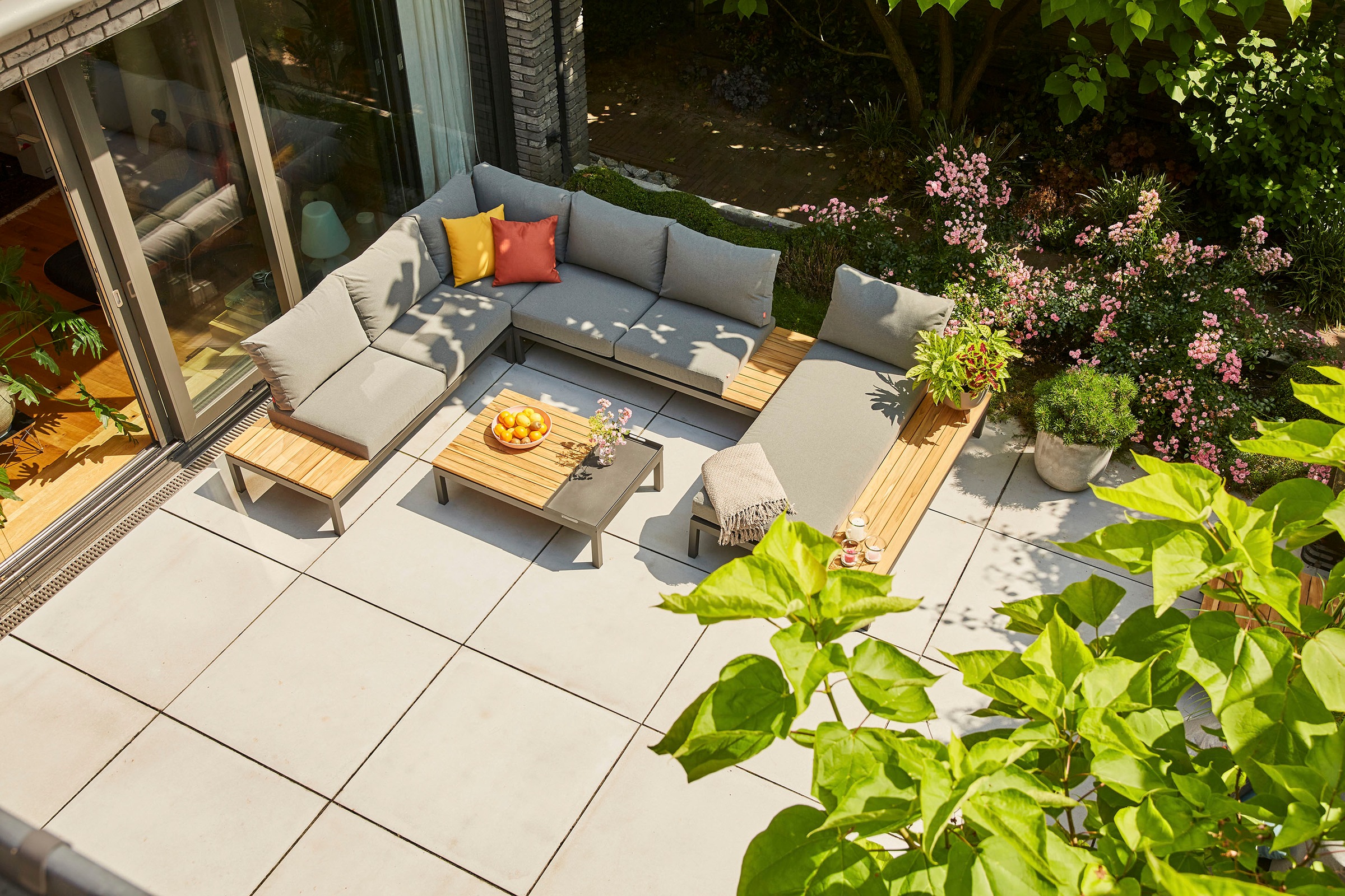 Siena Garden Gartenlounge-Set »Alvida«, (Set, 15 tlg.), best. aus 2 Sofas, 1 Ecksofa, 1 Tisch und 12 Kissen