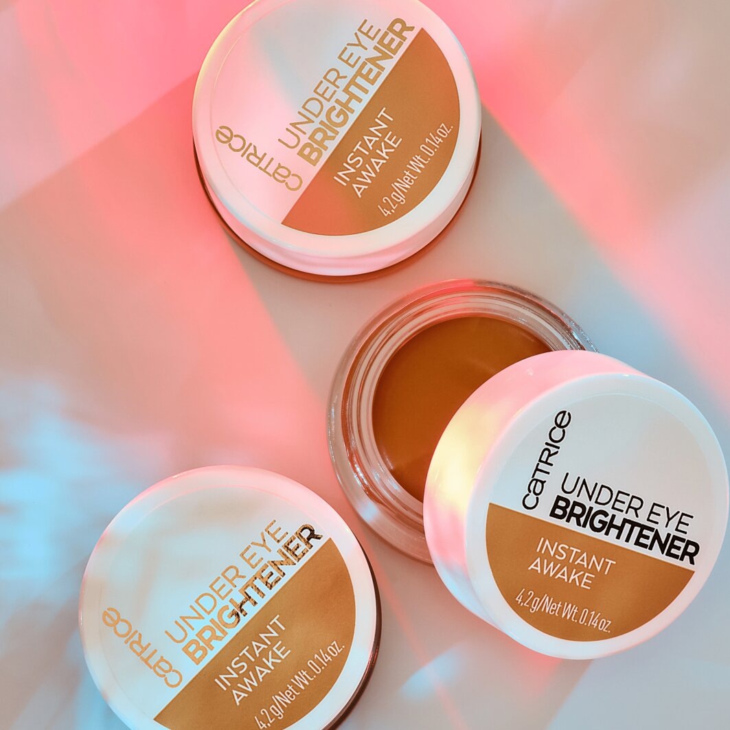Catrice Concealer »Under Eye Brightener«, (Set, 3 tlg.), Loses Puder, frisches und strahlendes Finish, pflegt die Haut.