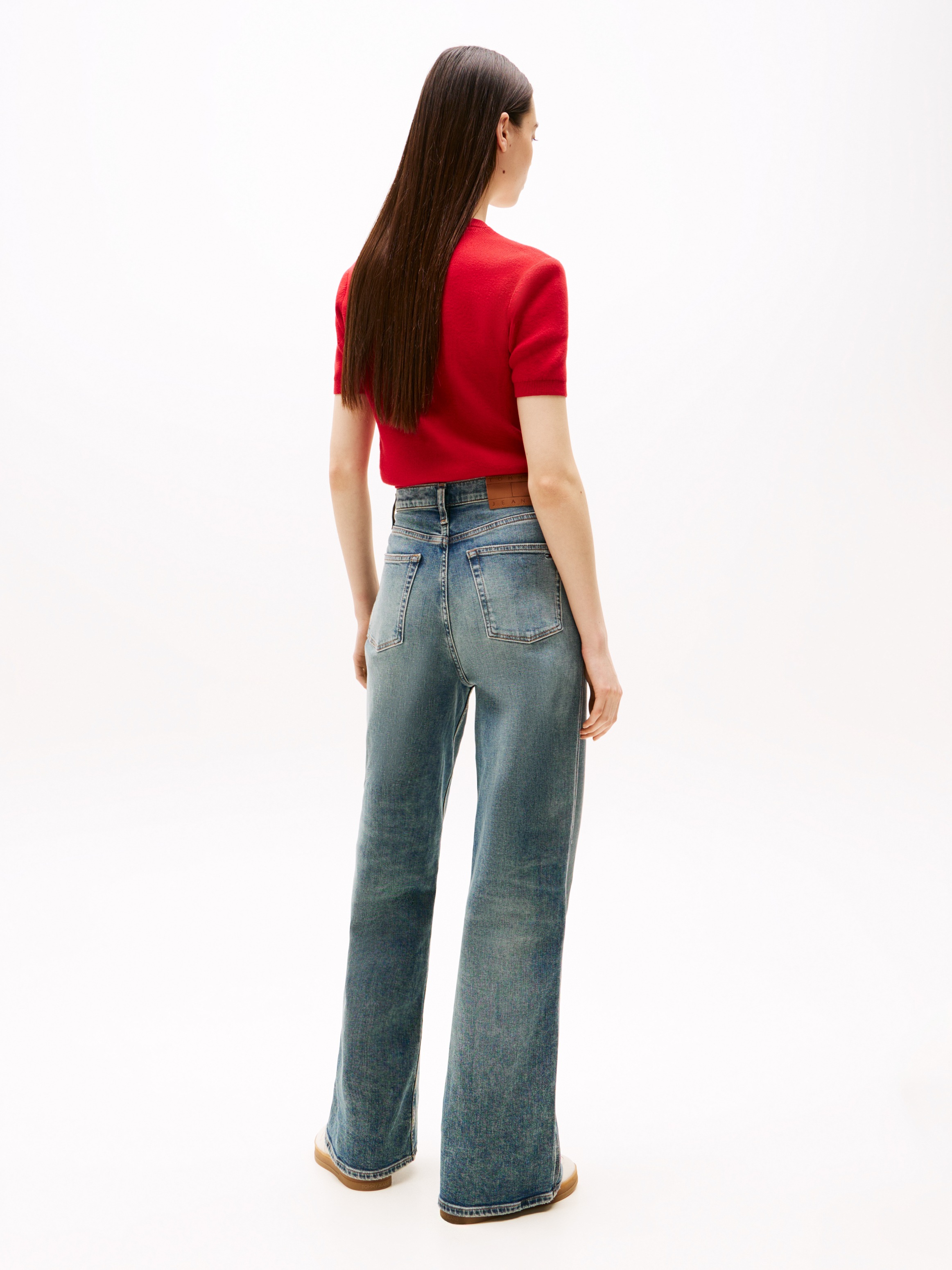 Tommy Jeans Weite Jeans »Claire High Rise«, mit Logo-Badge