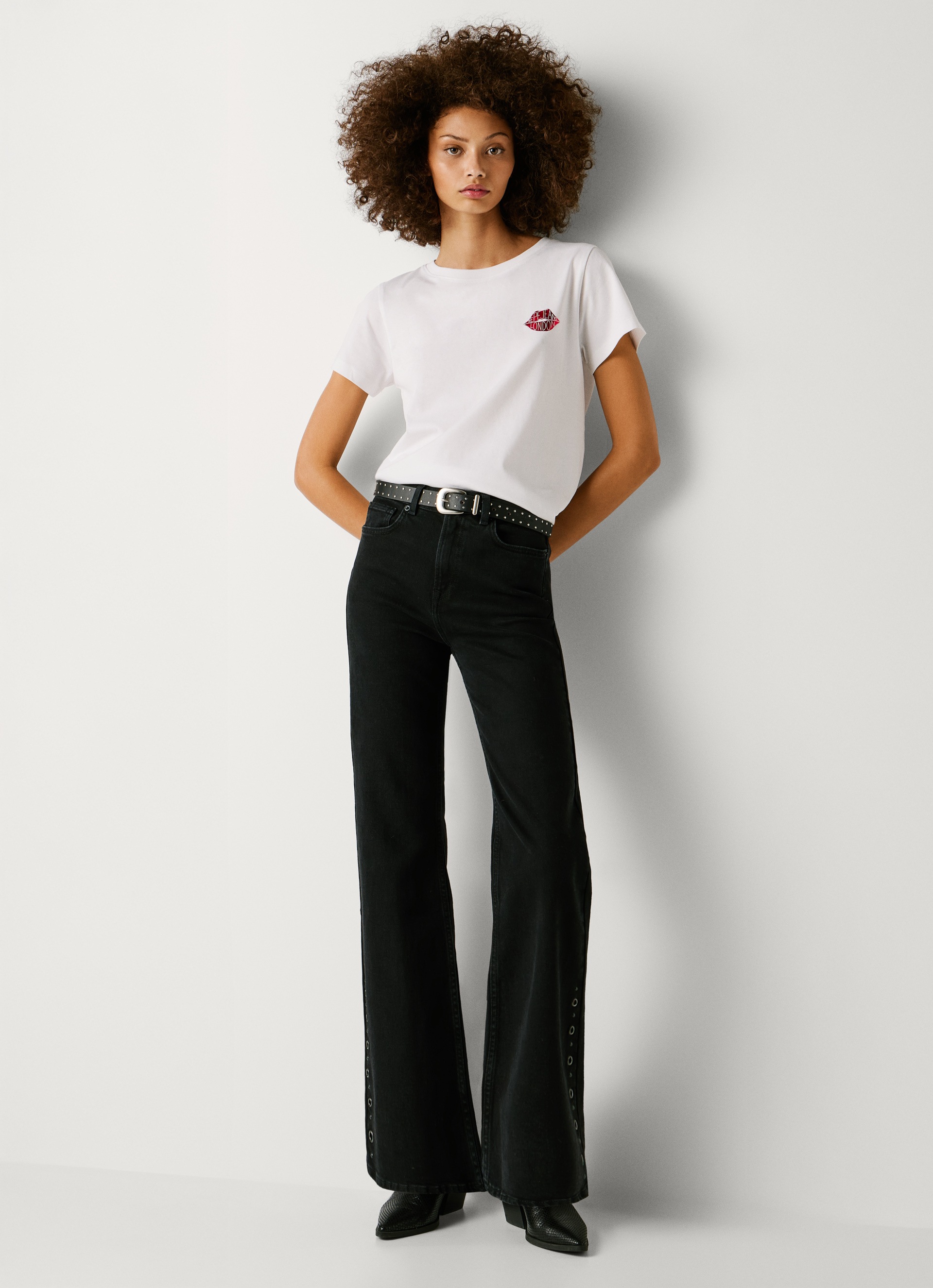 Pepe Jeans High-waist-Jeans »WILLA BLK« Flare Leg, mit dekorativen Nieten