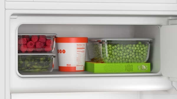 NEFF Einbaukühlschrank »KI2422FE0«, KI2422FE0, 122,1 cm hoch, 54,1 cm breit, Fresh Safe: Schublade für flexible Lagerung von Obst & Gemüse