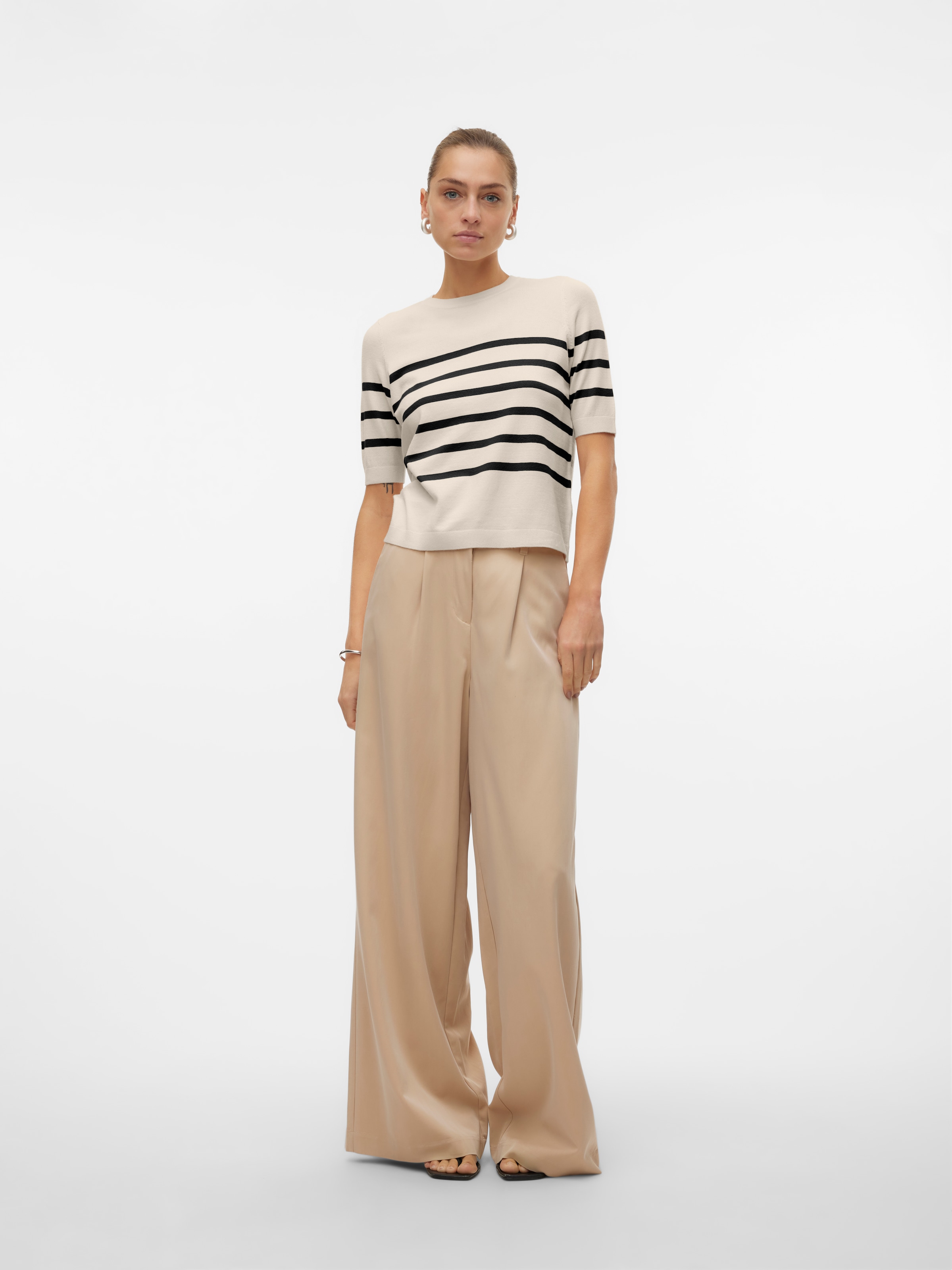 Vero Moda Kurzarmpullover »leichter Feinstrickpullover VMSABA PLAIN SS O-NECK PULLOVER GA NOOS«, (Damenpullover, Rundhalsausschnitt, Kurzarm, Sommerpulli,), im Regular Fit aus pflegeleichtem Materialmix mit Viskose