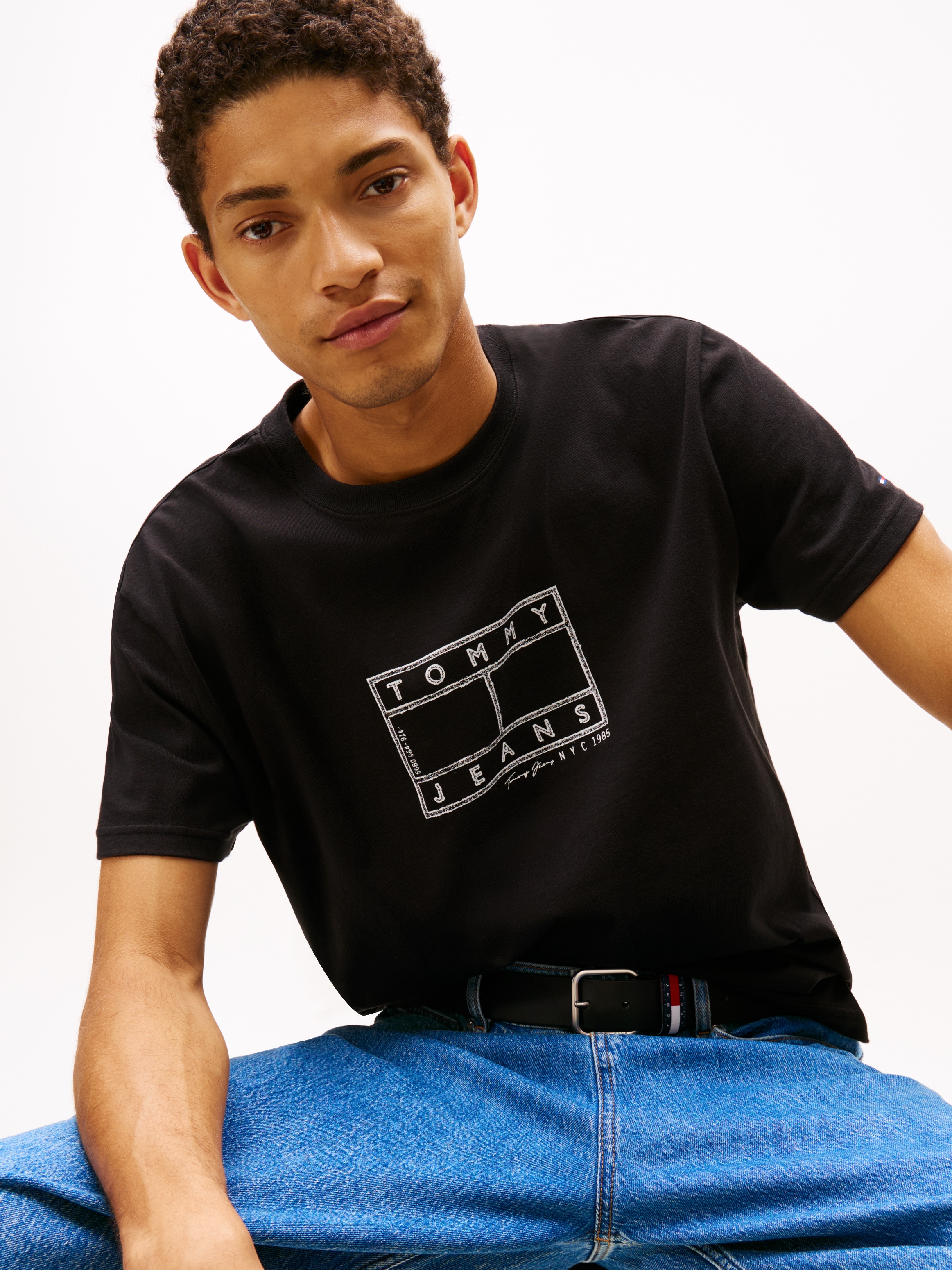 Tommy Jeans T-Shirt »TJM  CENTER FLAG« mit Stempel-Logo, regular fit, Rundhals