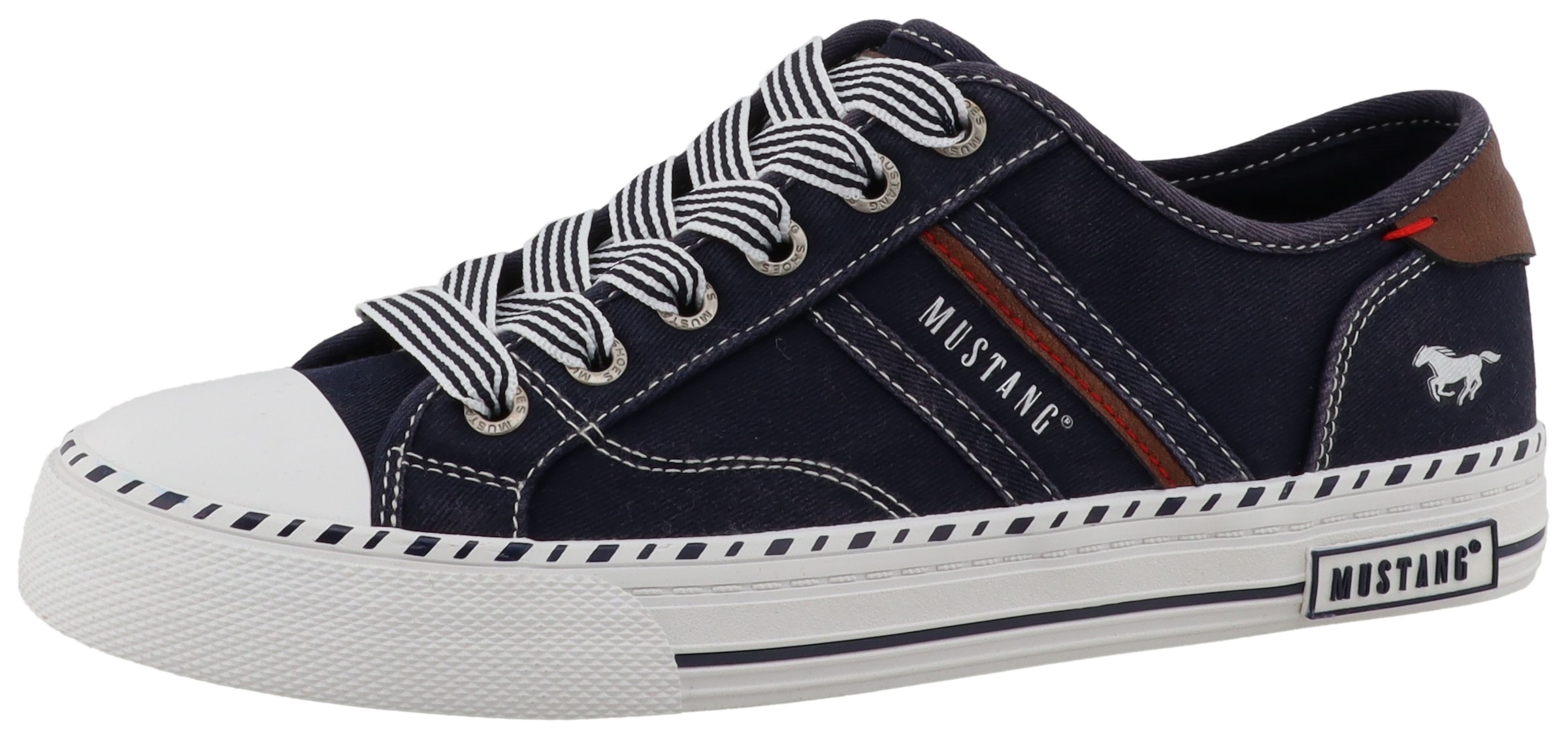 Mustang Shoes Slip-On Sneaker »Magdalena«  Slipper, Halbschuh mit Kontrastbesatz und Logoschriftzügen