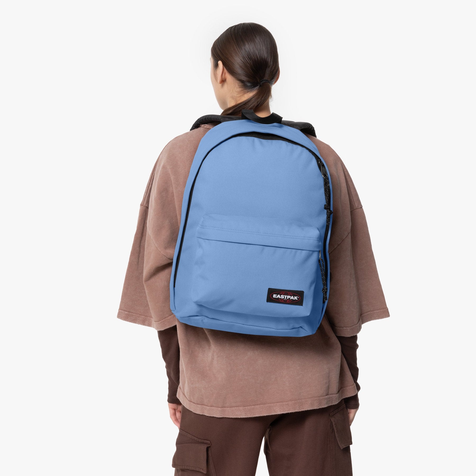 Eastpak »OUT OF OFFICE« Unisex Cityrucksack, Arbeitsrucksack, Schulrucksack mit Logo-Aufnäher
