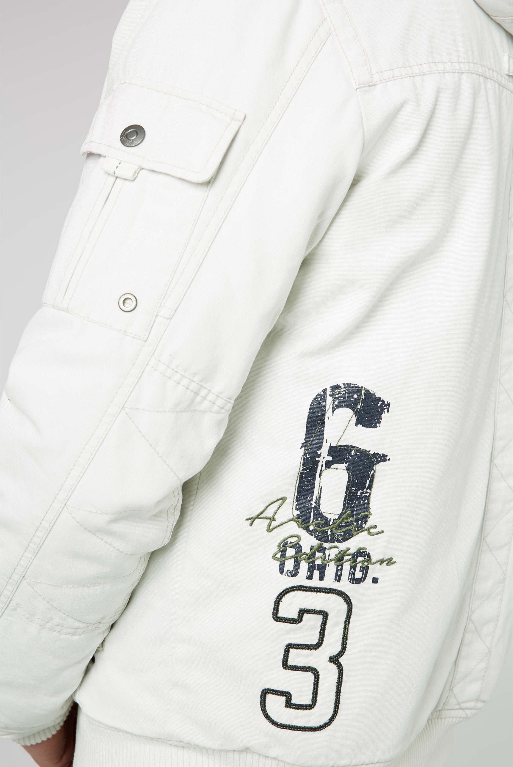 CAMP DAVID Winterjacke, mit Kapuze, mit verstellbaren Druckknopfriegeln am Saum