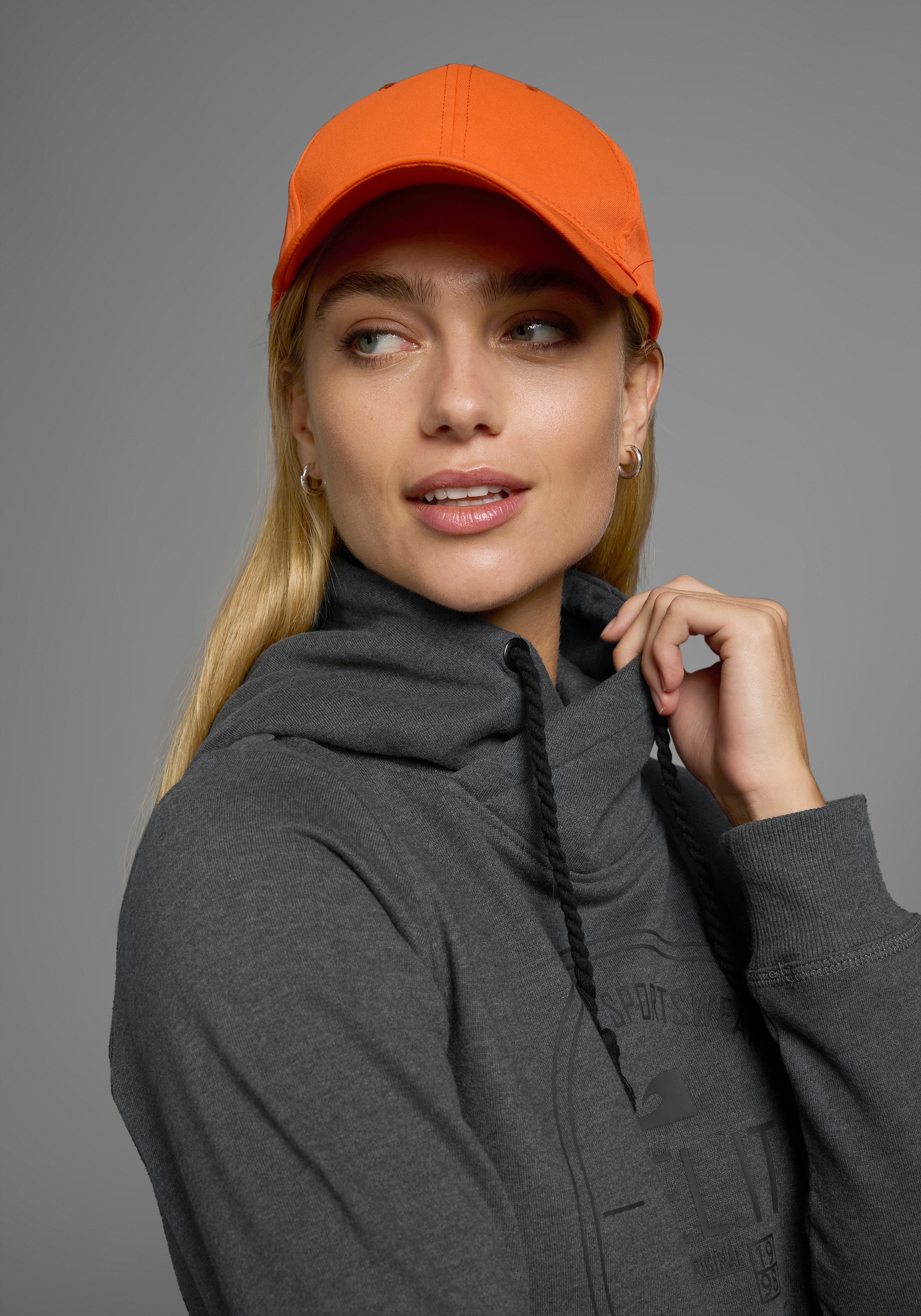 Ocean Sportswear Kapuzensweatshirt »Essentials Sweatshirt«, Langarm, figurbetonter Schnitt, unifarben