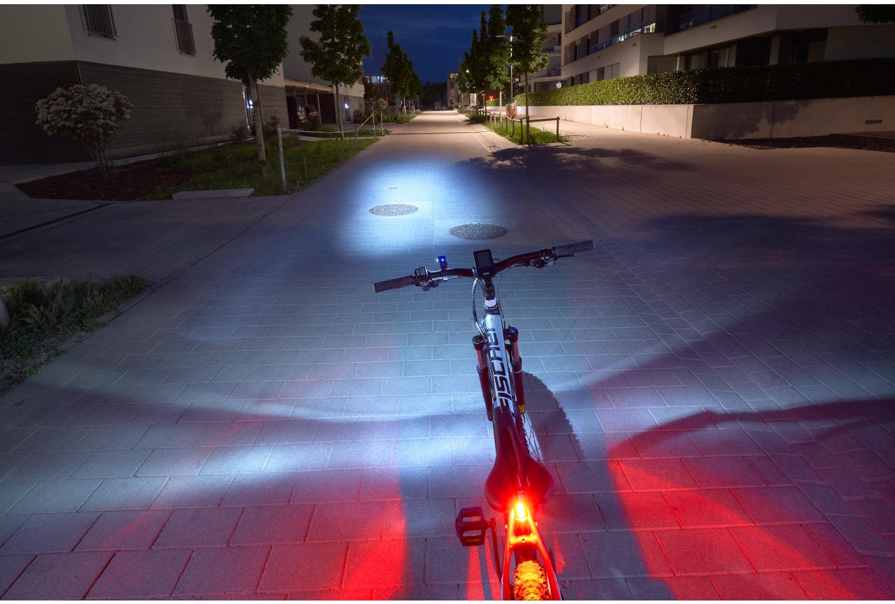 FISCHER Fahrrad Fahrradbeleuchtung »FISCHER LED Beleuchtungsset mit 360Â° Bodenleuchte«, (Set, 3, Front- und Rücklicht), mit zusätzlicher Bodenleuchte