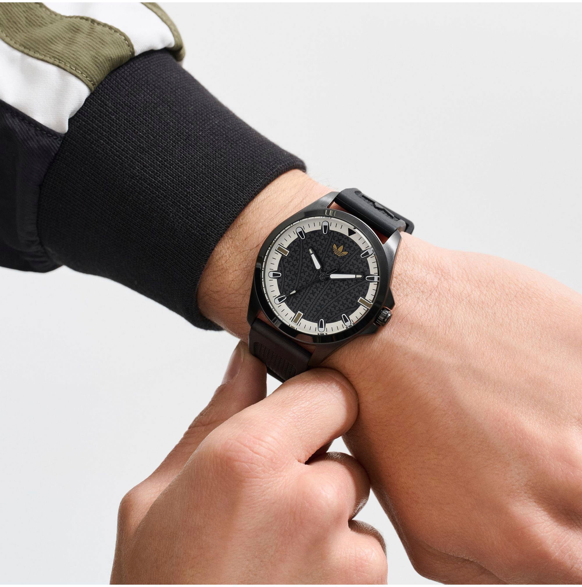 adidas Originals Quarzuhr »ORIGINALS ICONIC ONE«, Armbanduhr,Herrenuhr,Damenuhr,Silikonarmband,wasserabweisend bis 5 bar