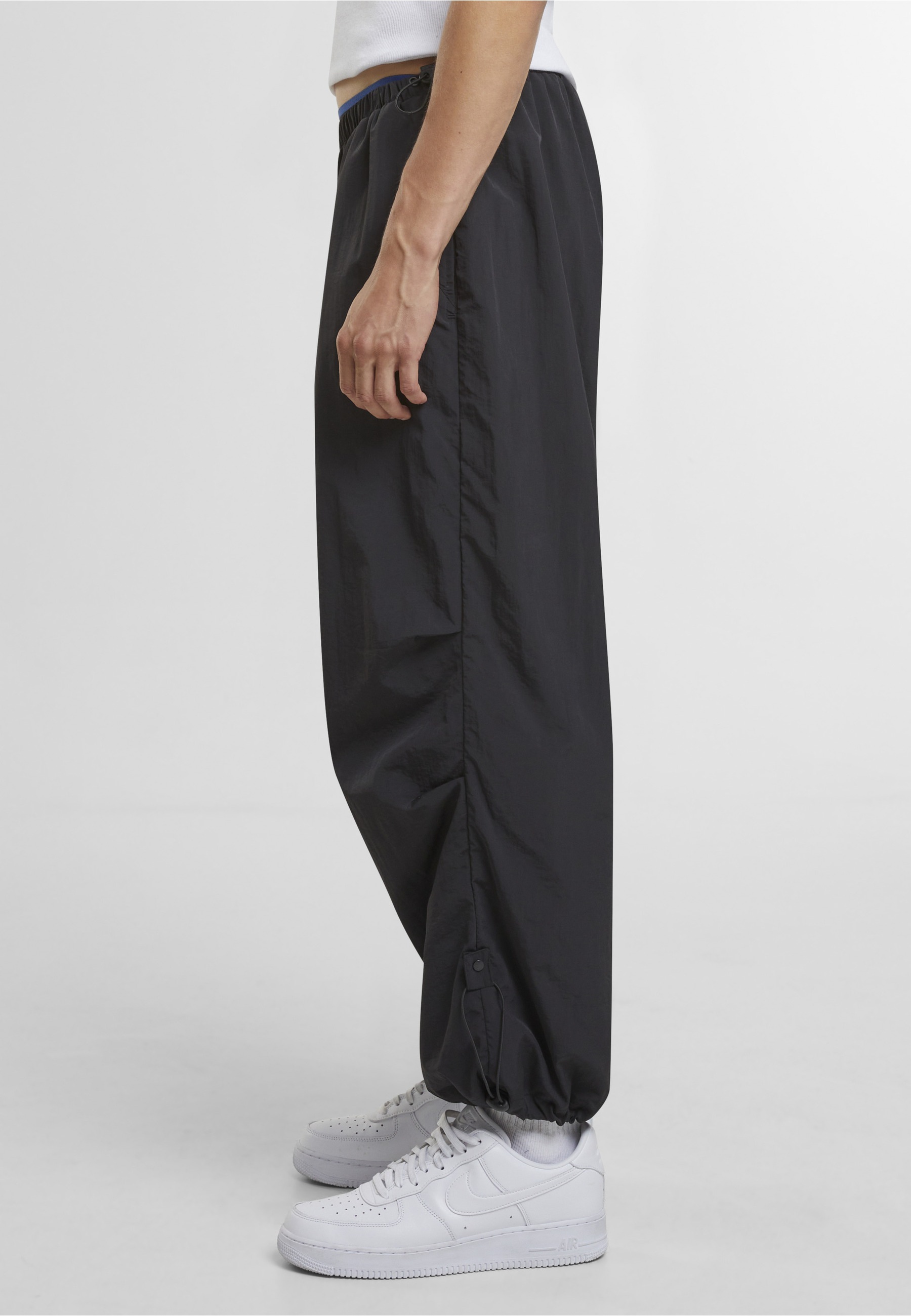 URBAN CLASSICS Stoffhose »Urban Classics Herren Nylon Parachute Pants«