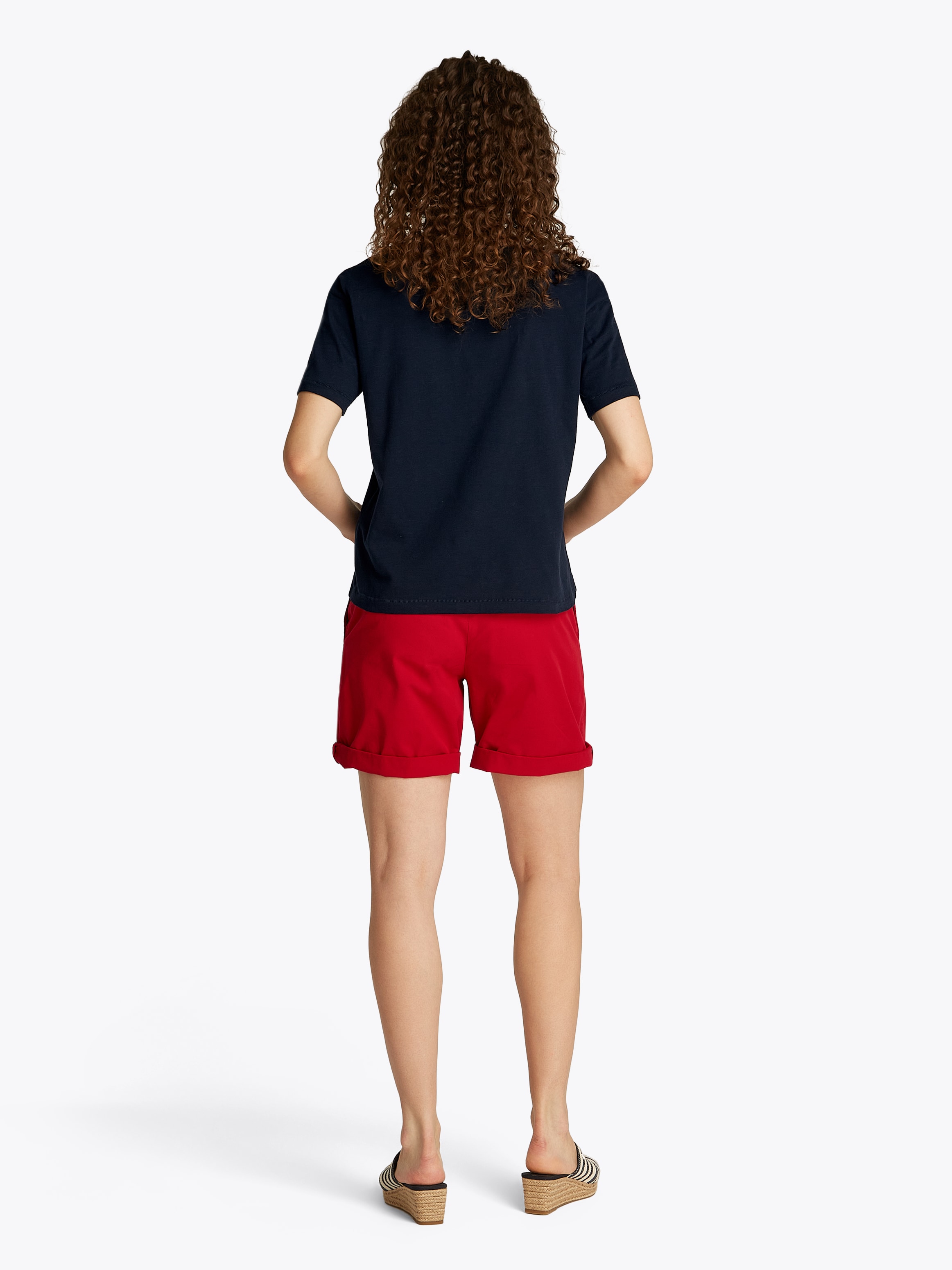 Tommy Hilfiger T-Shirt »SLUB CROP V-NK SS«, mit offener Kante, mit Logostickerei