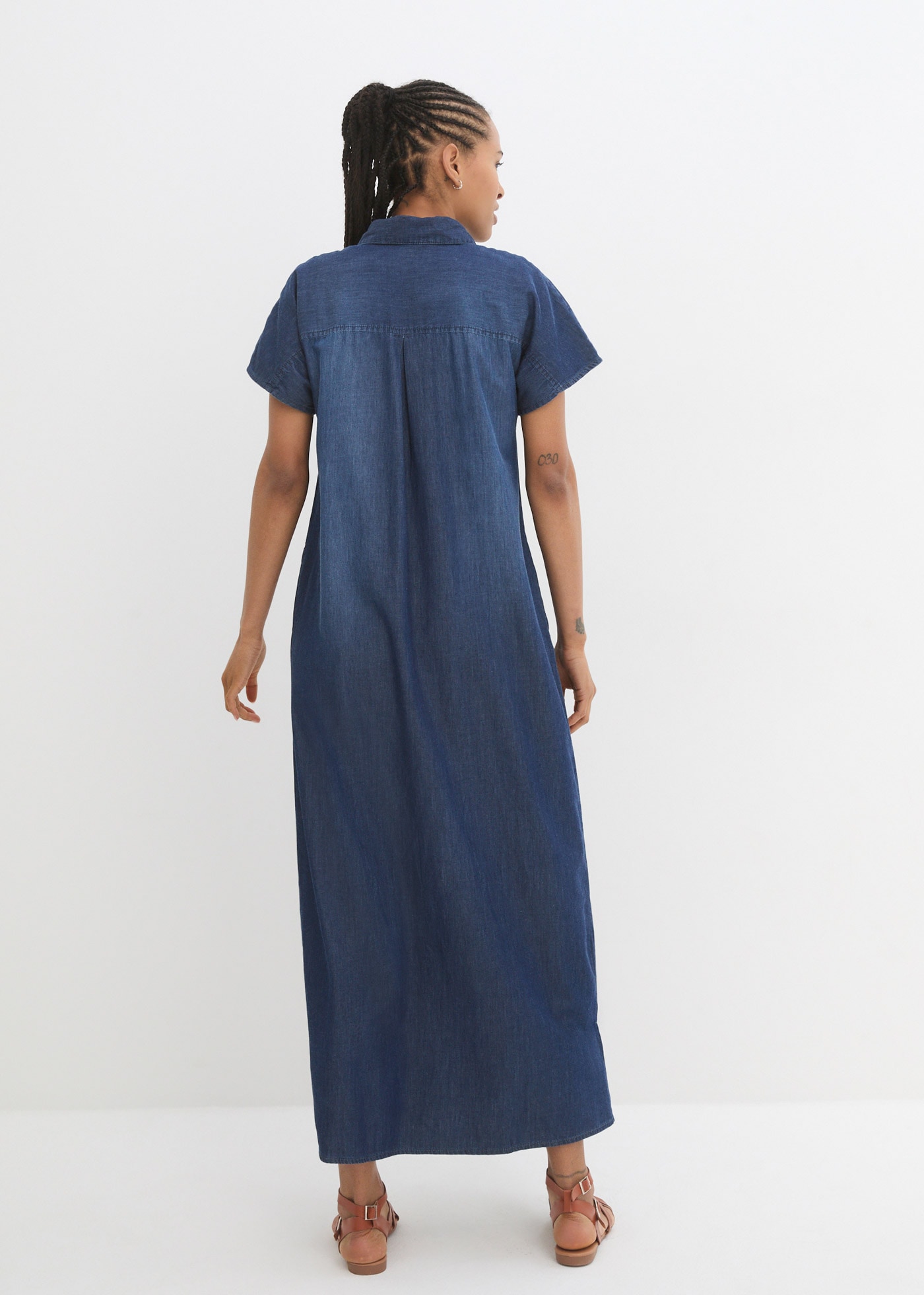 bonprix Jeanskleid für warme Tage, mit kurzem Arm, aus Baumwolle, mit Hemdblusenkragen