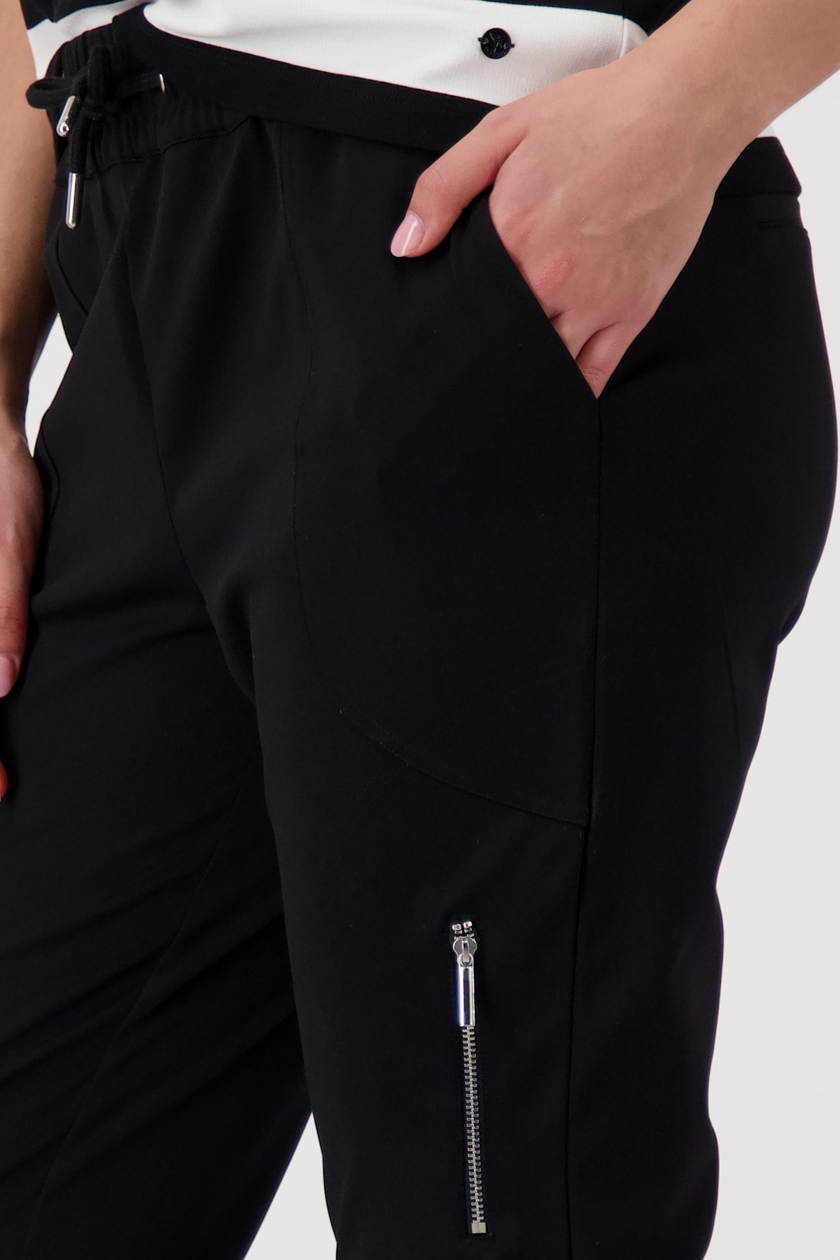 Monari Jogger Pants »Hose Jill Basic«  mit Reißverschlusstasche