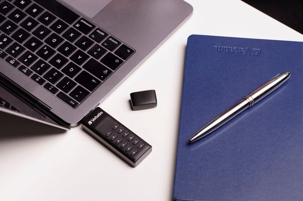 Verbatim USB-Stick »Keypad Secure 32GB«, (USB 3.2 Lesegeschwindigkeit 160 MB/s)