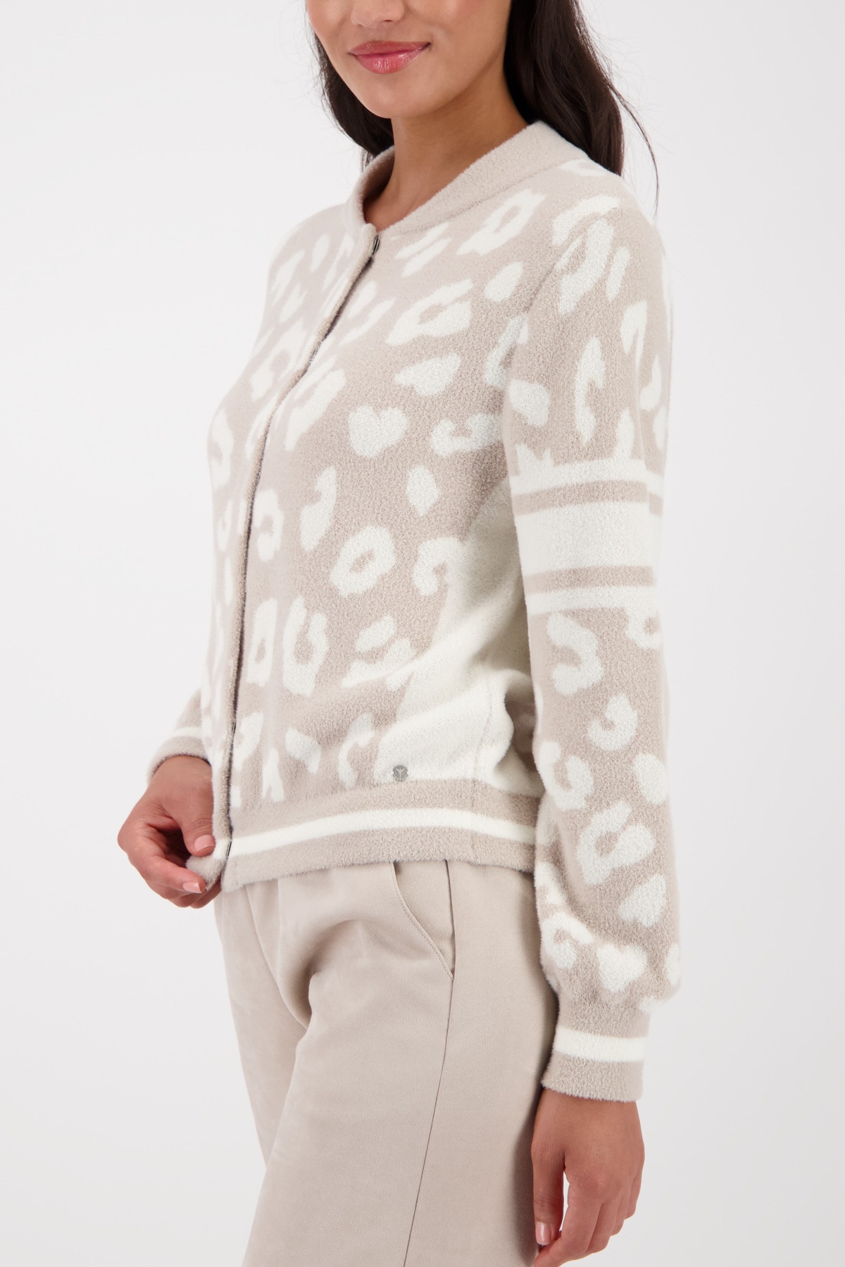 Monari Strickjacke »Jacke Strickjacke Leo« Regular fit mit Rundhalsausschnitt