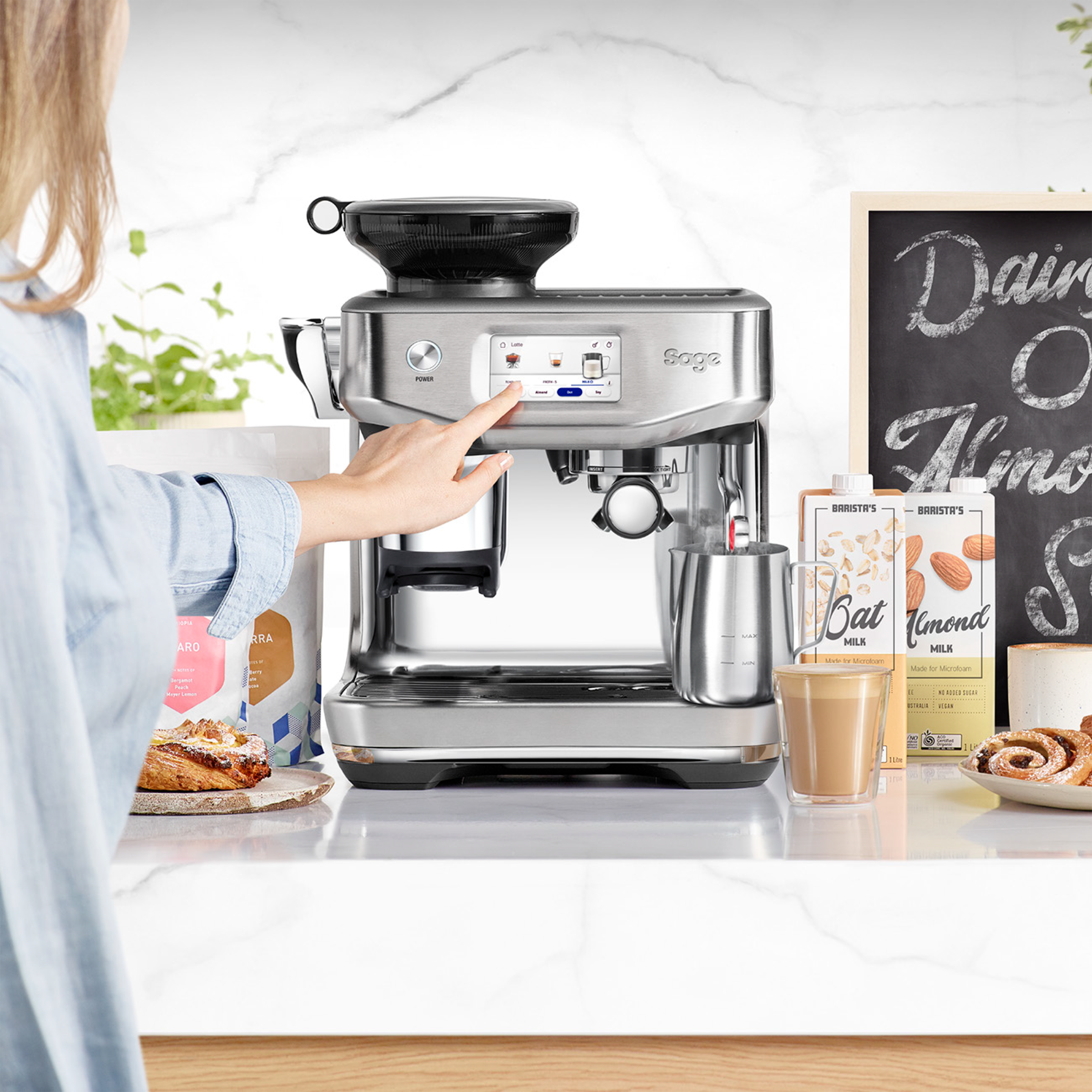 Sage Espressomaschine »Barista Touch Impress SES882BSS, mit Cold Brew und kaltem Espresso«, Barista-Anleitung, Einstellungen für Milchalternativen