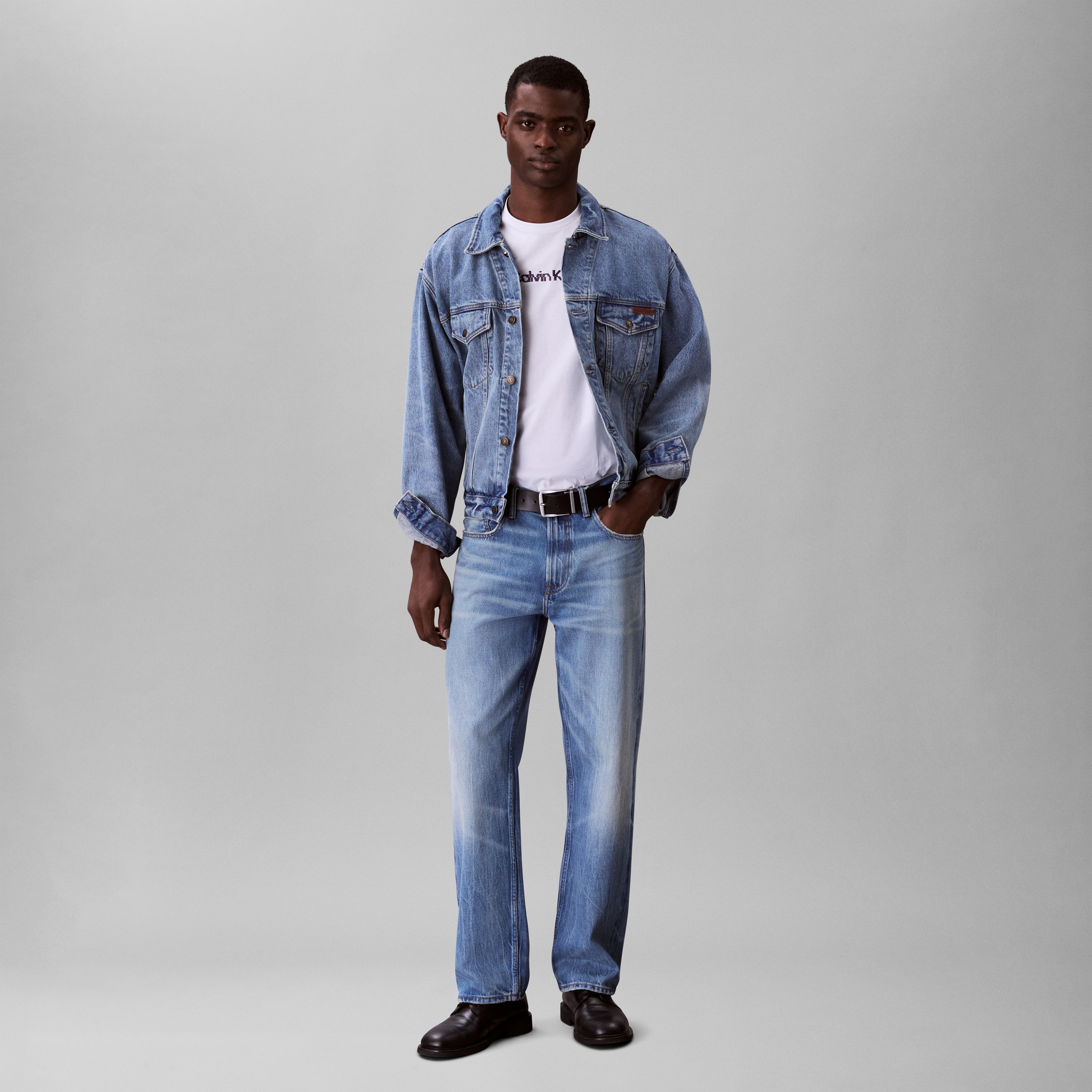 Calvin Klein Jeans T-Shirt »SS GLITCHED LOGO EU CLASSIC TEE«, Mit Rundhalsausschnitt