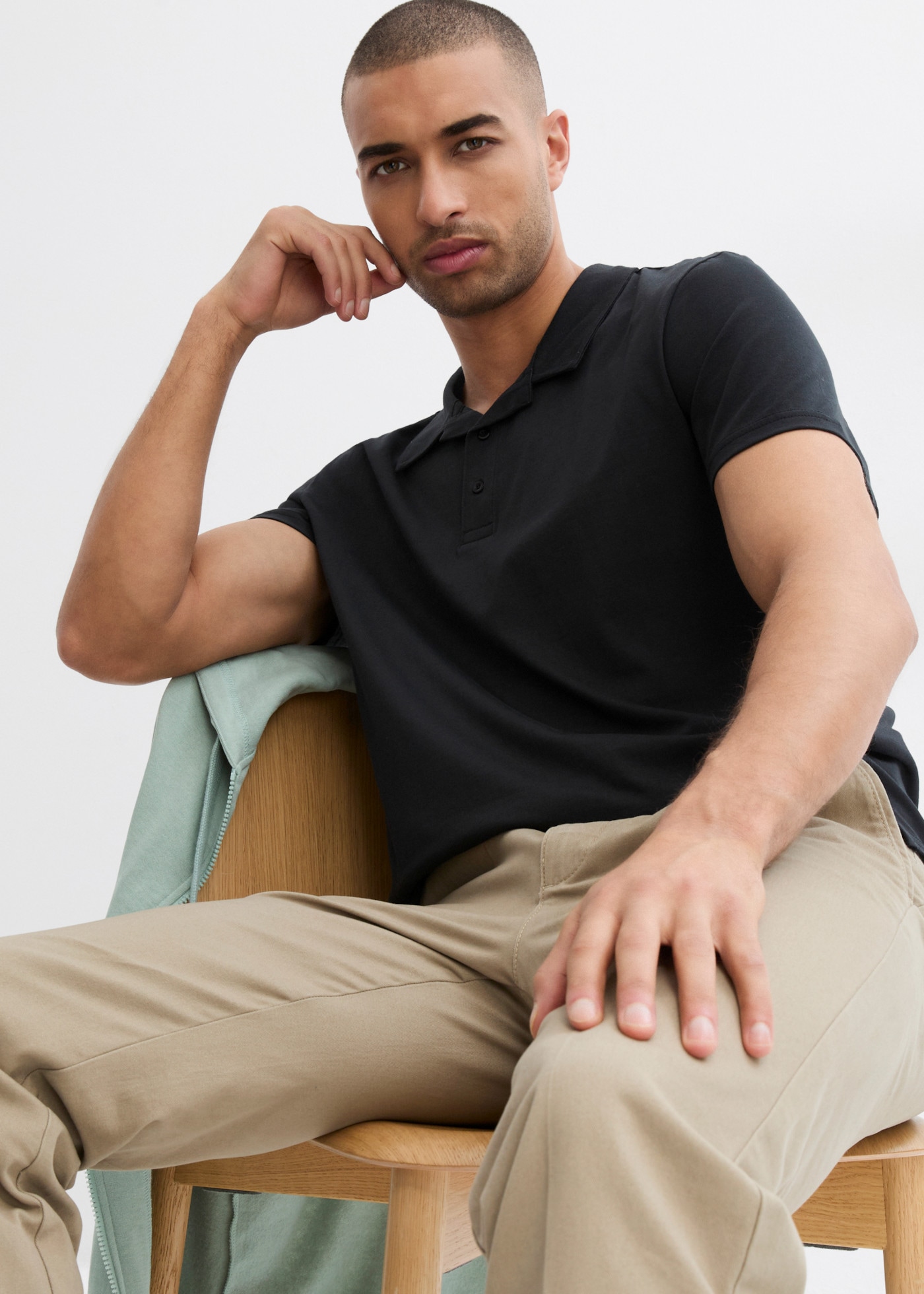 bonprix Poloshirt Basic-Form, kurze Druckknopfleiste, Umlegekragen, reine Baumwolle