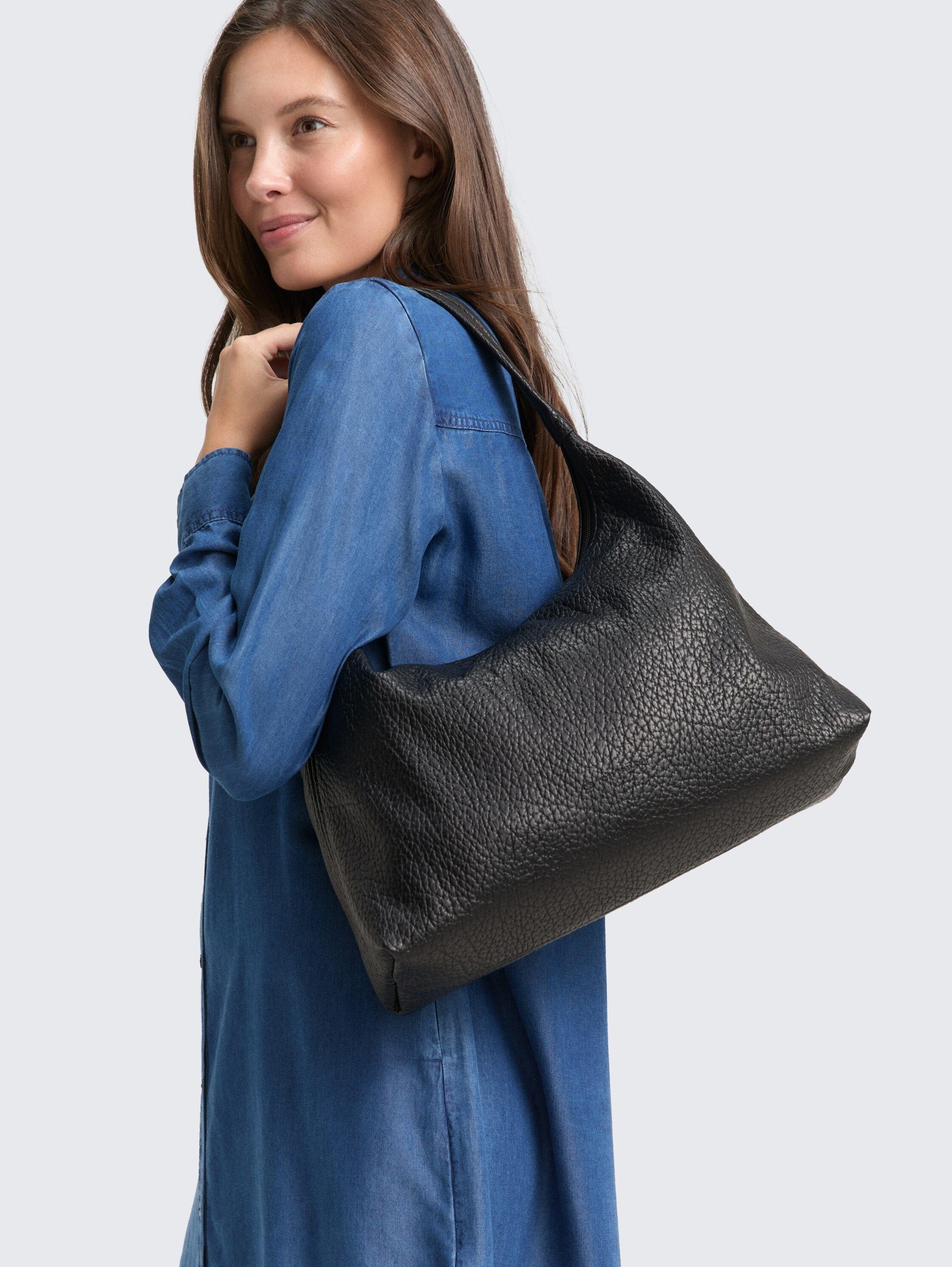 TOM TAILOR Hobo »Evelina«, aus weichem Lederimtitat in lässiger Trapezform mit dekorativen Seiten