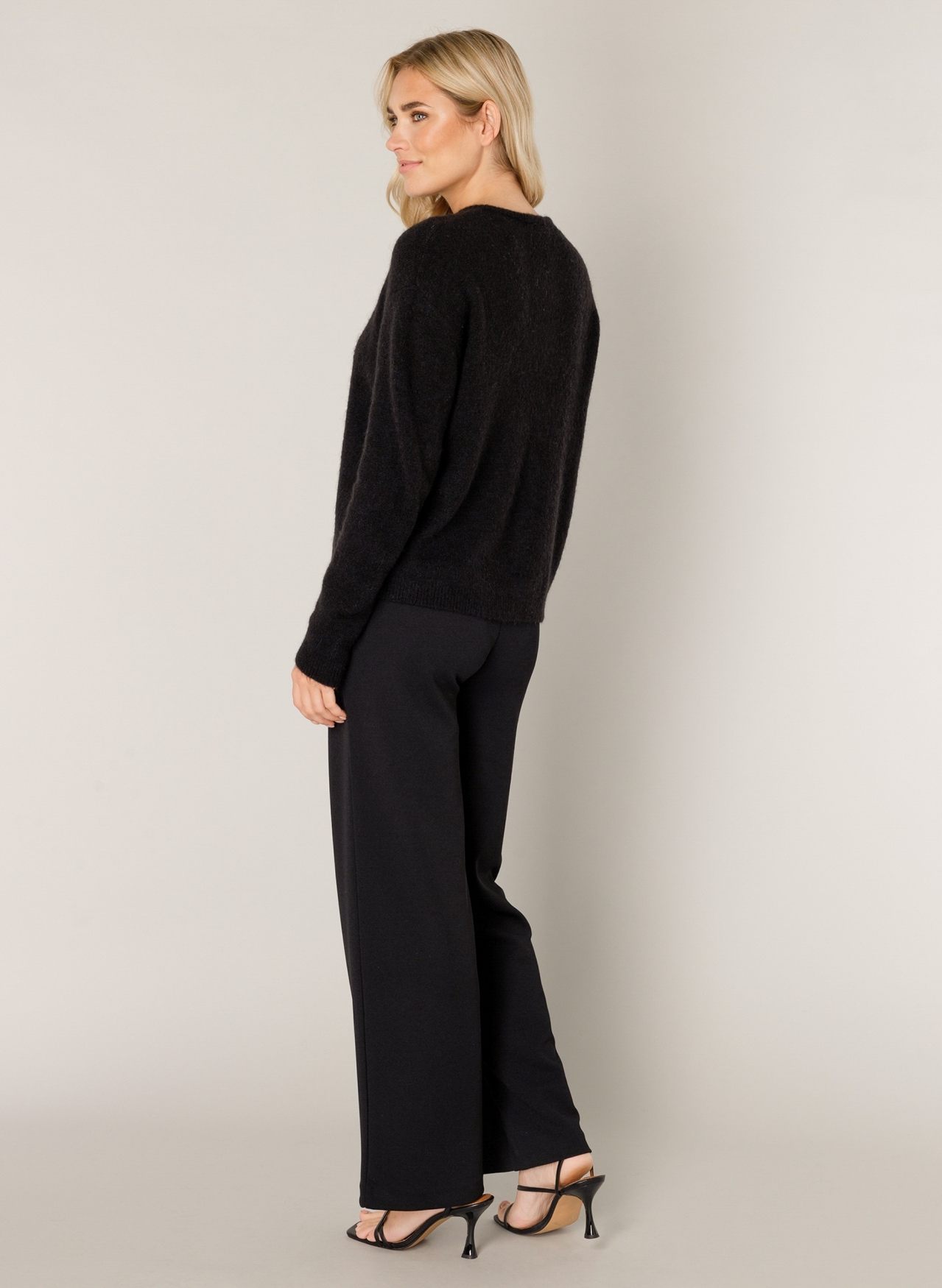 Base Level Cardigan »Yuli«, mit Woll-Anteil und Knopfleiste