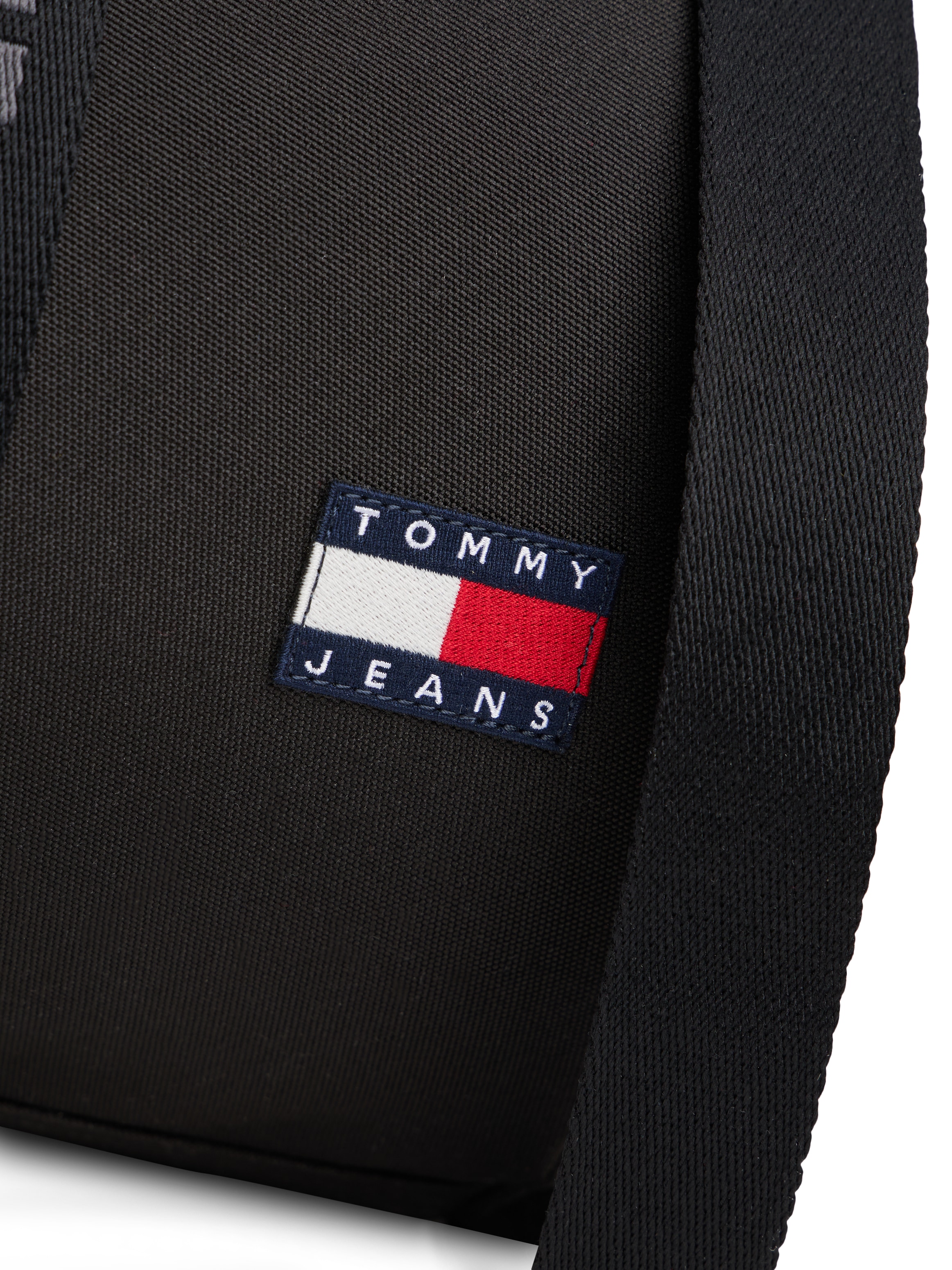 Tommy Jeans Weekender »TJM ESS DAILY DUFFLE« , Reisetasche, Freizeitasche mit Logoschriftzug auf dem Trageriemen