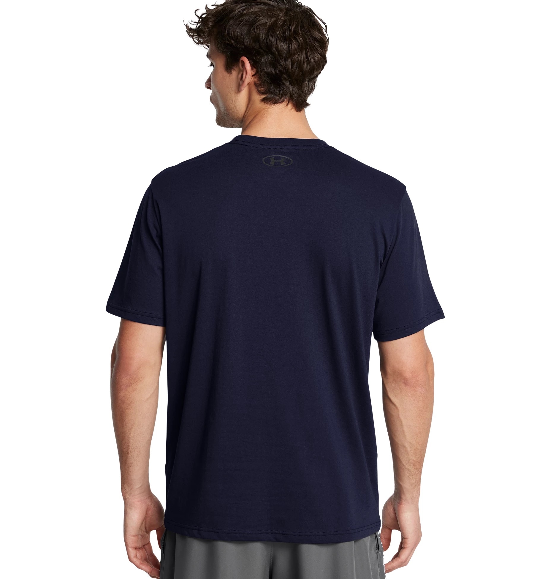 Under Armour® T-Shirt »UA M BOXED SPORTS UPDATED SS« sportlicher Stil, Rundhalsausschnitt, aus Baumwolle und Polyester