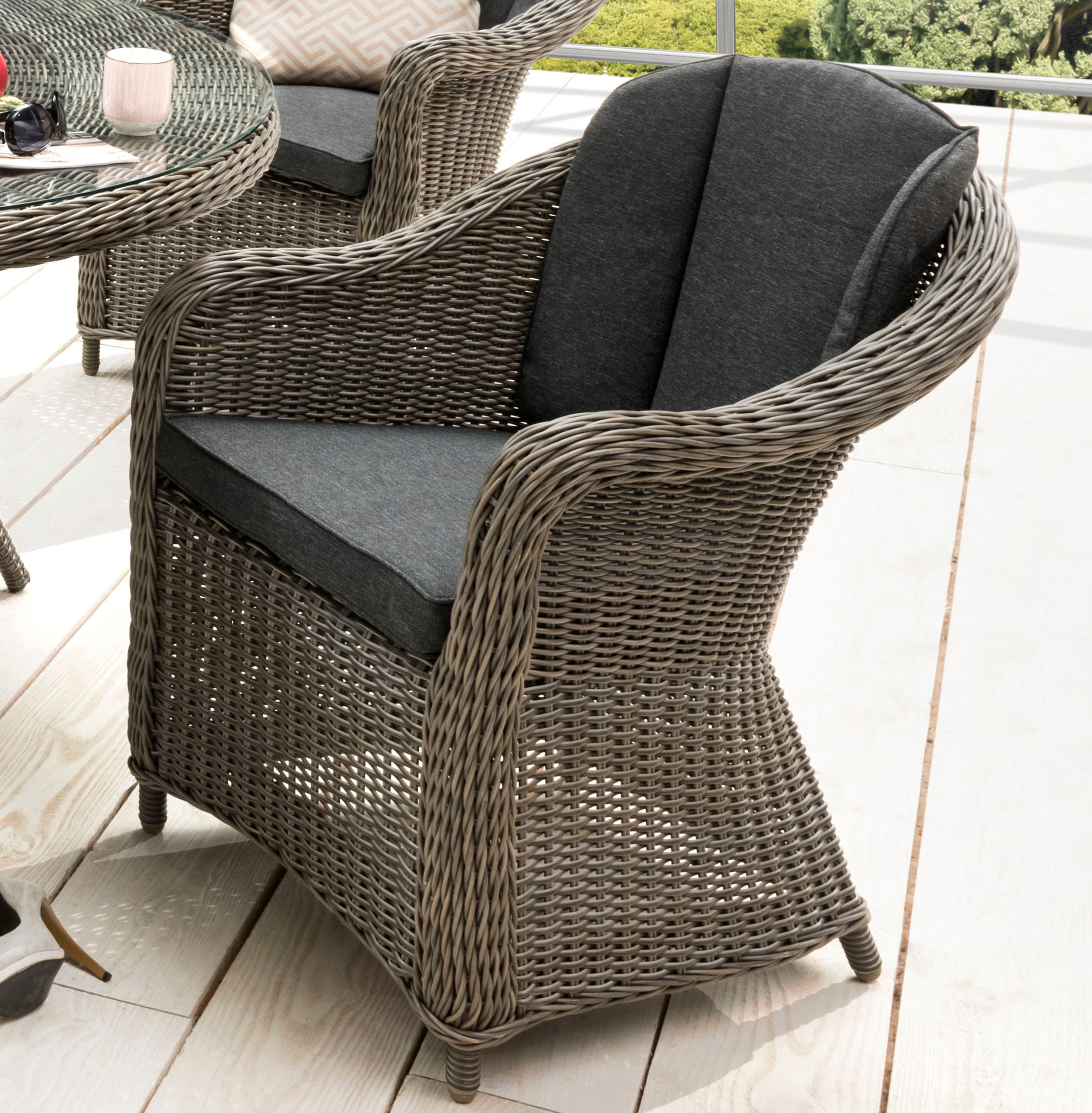 Destiny Garten-Essgruppe »MALAGA LUNA« 4x Sessel, 1x Tisch, inkl. Auflagen, 13 Stk. tlg. Aluminium, Polyrattan