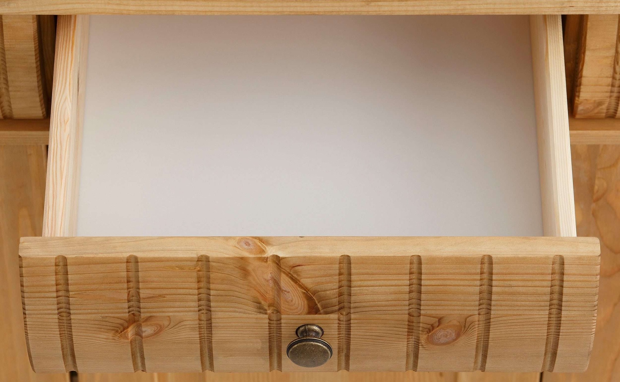 OTTO home Kleiderschrank »Teresa« 3 Türen, aus massiver Kiefer, Breite 152 cm, mit Spiegel, FSC®