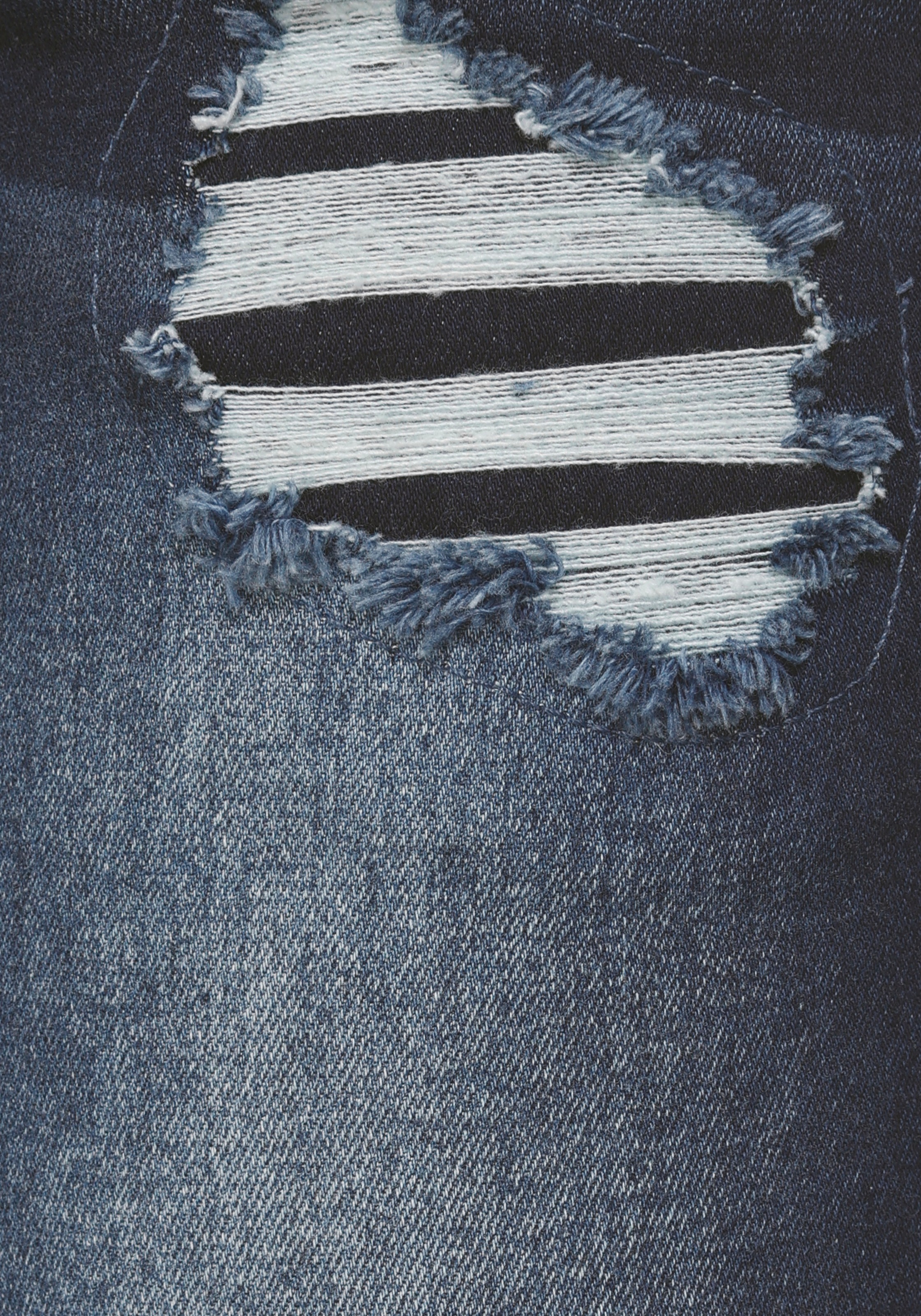 Arizona Slim-fit-Jeans »mit sichtbarer, schräger Waist Mid bestellen online Knopfleiste«
