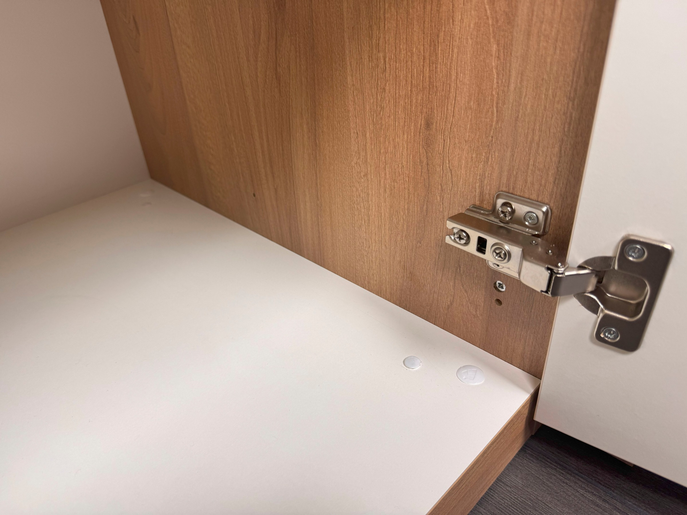 Home affaire Kleiderschrank »Gala, beige hochglänzend UV lackiert, kratzfest, FSC-zertifiziert«, (abgerundete Schubladen aus MDF im Holzdekor, soft-close), mit Beleuchtung und Passpartourahmen, hoher Schrank (224cm), 4 Breiten