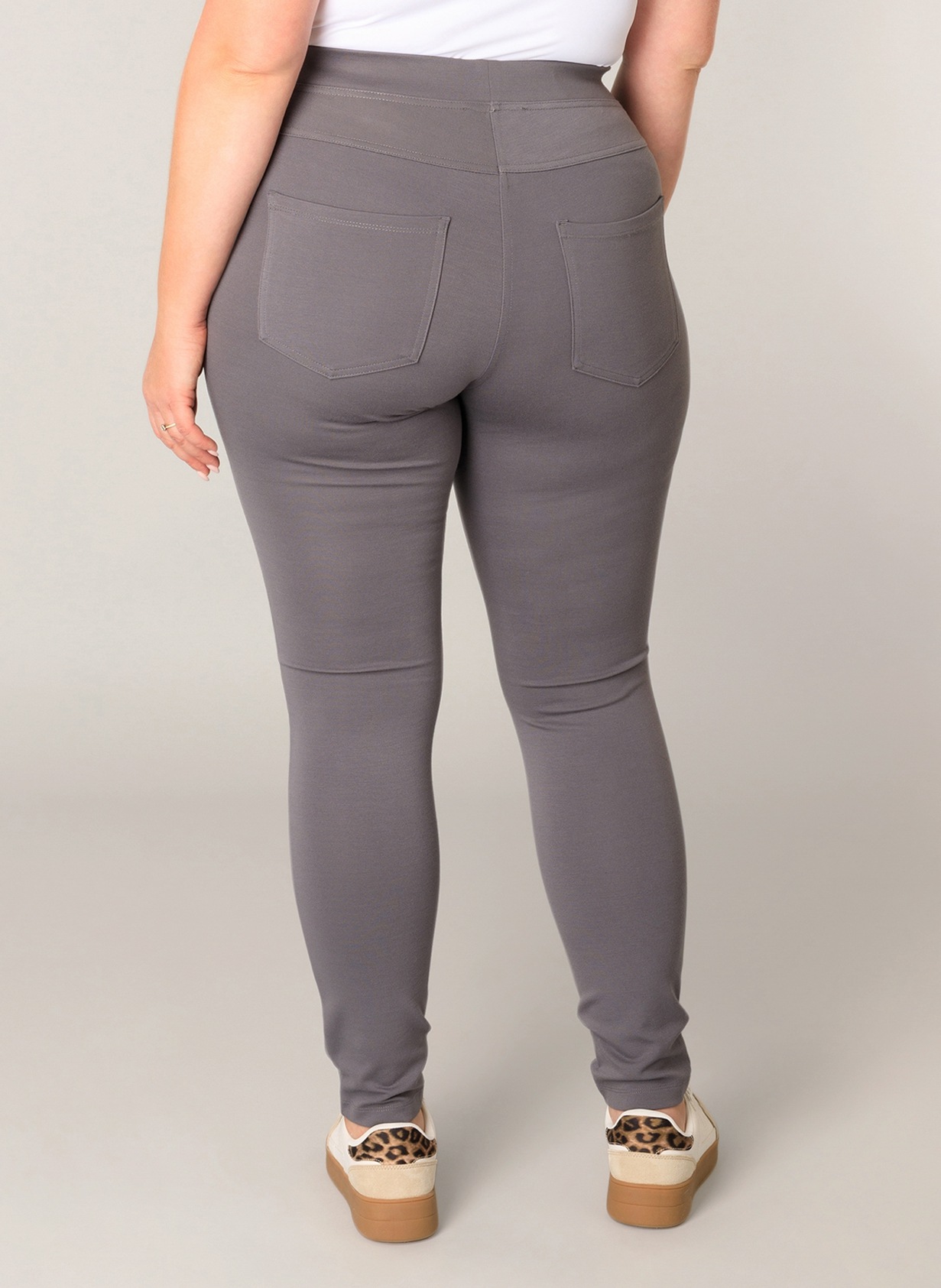 Base Level Curvy Jeggings »Arnika«, mit Badge