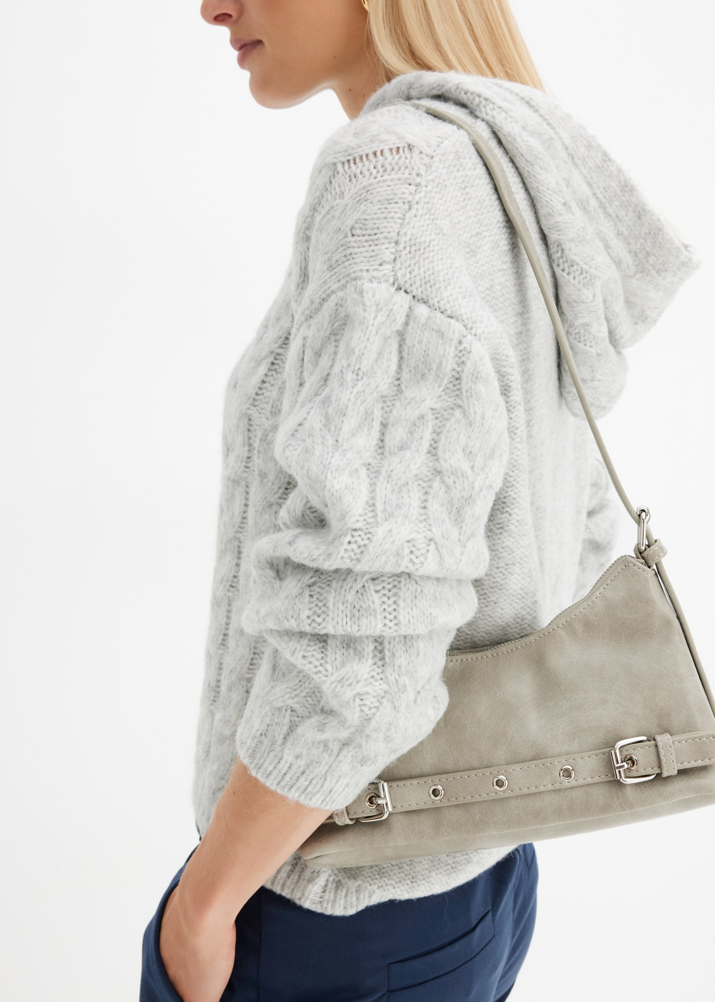 bonprix Strickpullover im kuscheligen Zopfstrickmuster, mit Kapuze, Boxy Passform