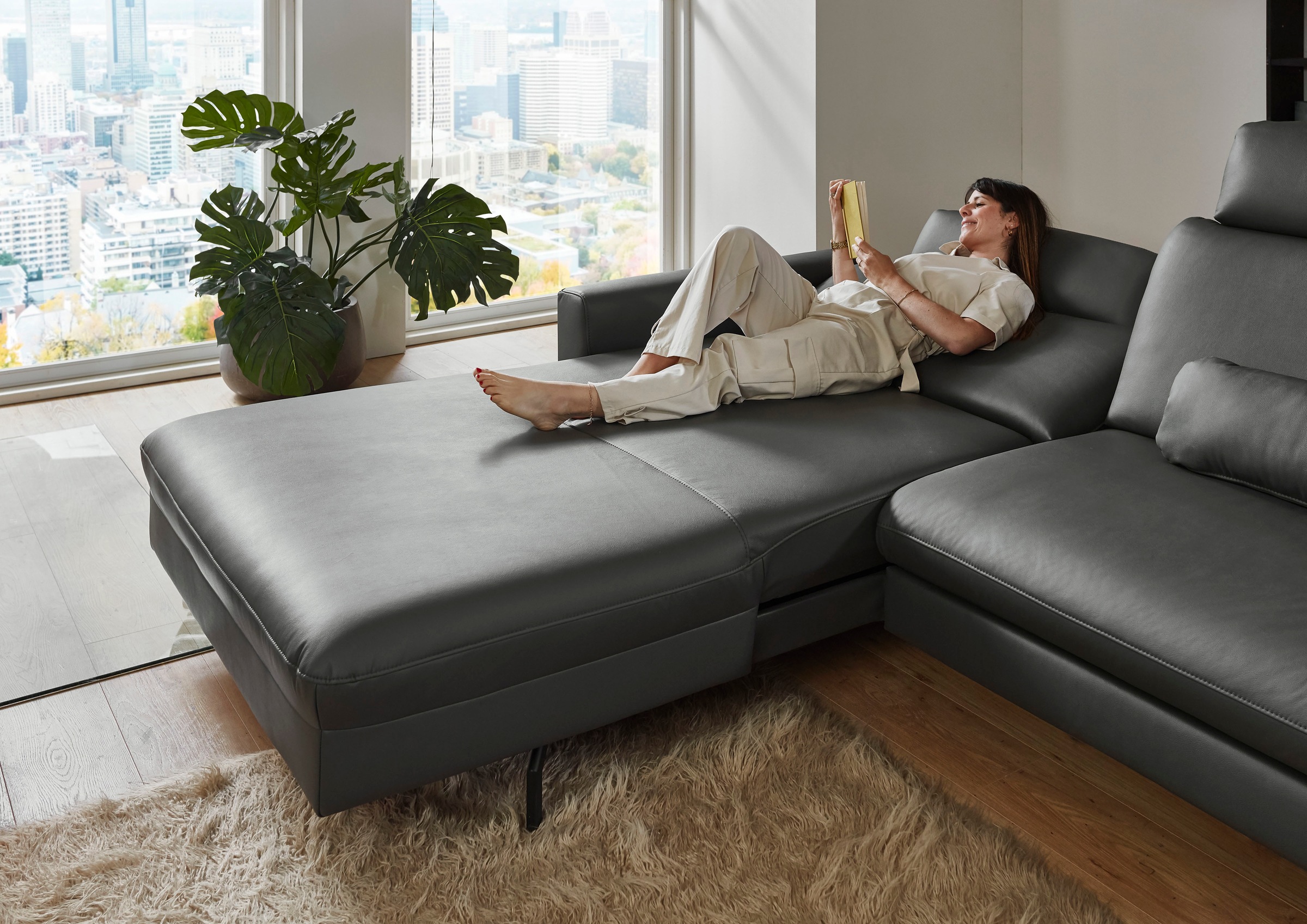 Die PlanBar Ecksofa »PN-EM20028 L-Form mit Kopfstützen«, wahlweise mit motorischem Canape