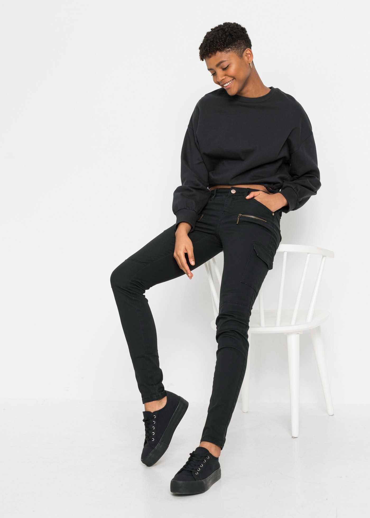 bonprix Cargohose  aus Baumwolle und Elasthan, aufgesetzte Seitentasche