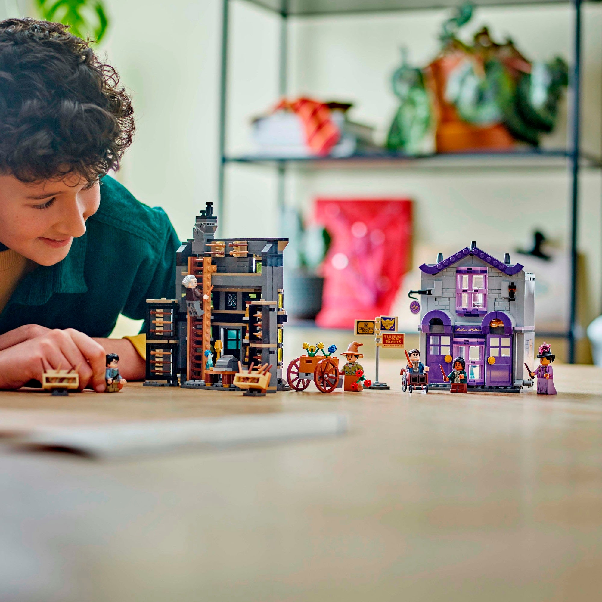 LEGO® Konstruktionsspielsteine »Ollivanders™ & Madam Malkins Anzüge (76439), LEGO Harry Potter™«, (744 St.), Made in Europe