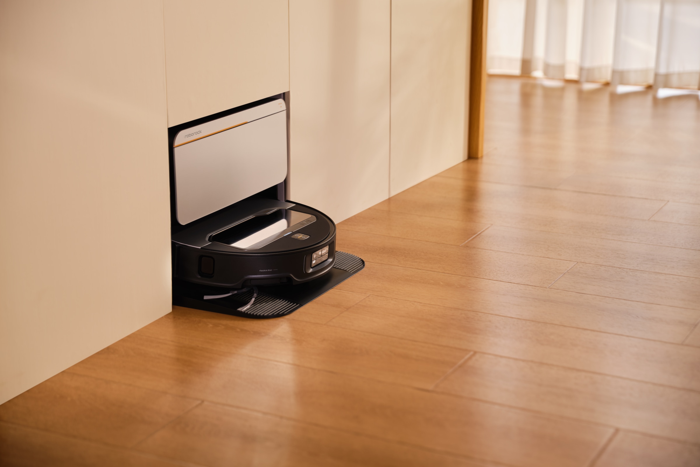 Roborock Saugroboter »Roborock Saros Z70 R&D system mit Wischfunktion«