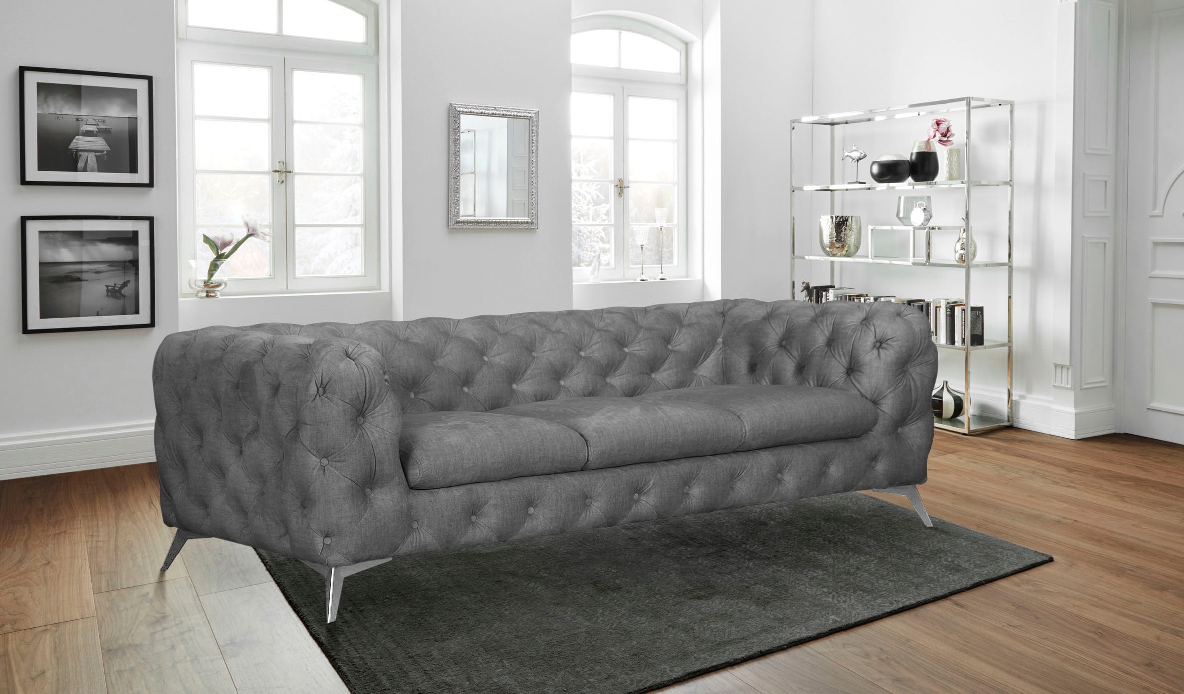 Leonique Chesterfield-Sofa »Glynis«, aufwändige Knopfheftung, moderne Chesterfield Optik, Fußfarbe wählbar